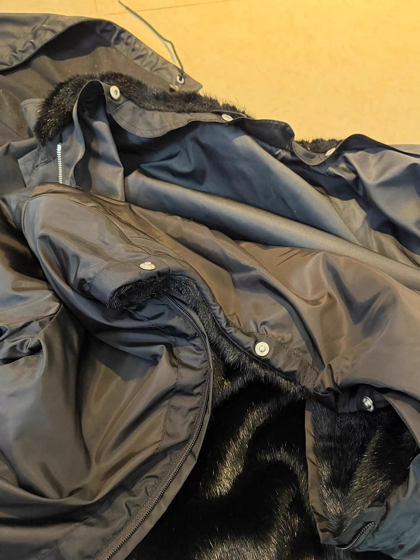 Prada Prada Oversized Down Parka 2-Piece Mink Lined Black Size XS / US 0-2 / IT 36-38 - 9 Thumbnail