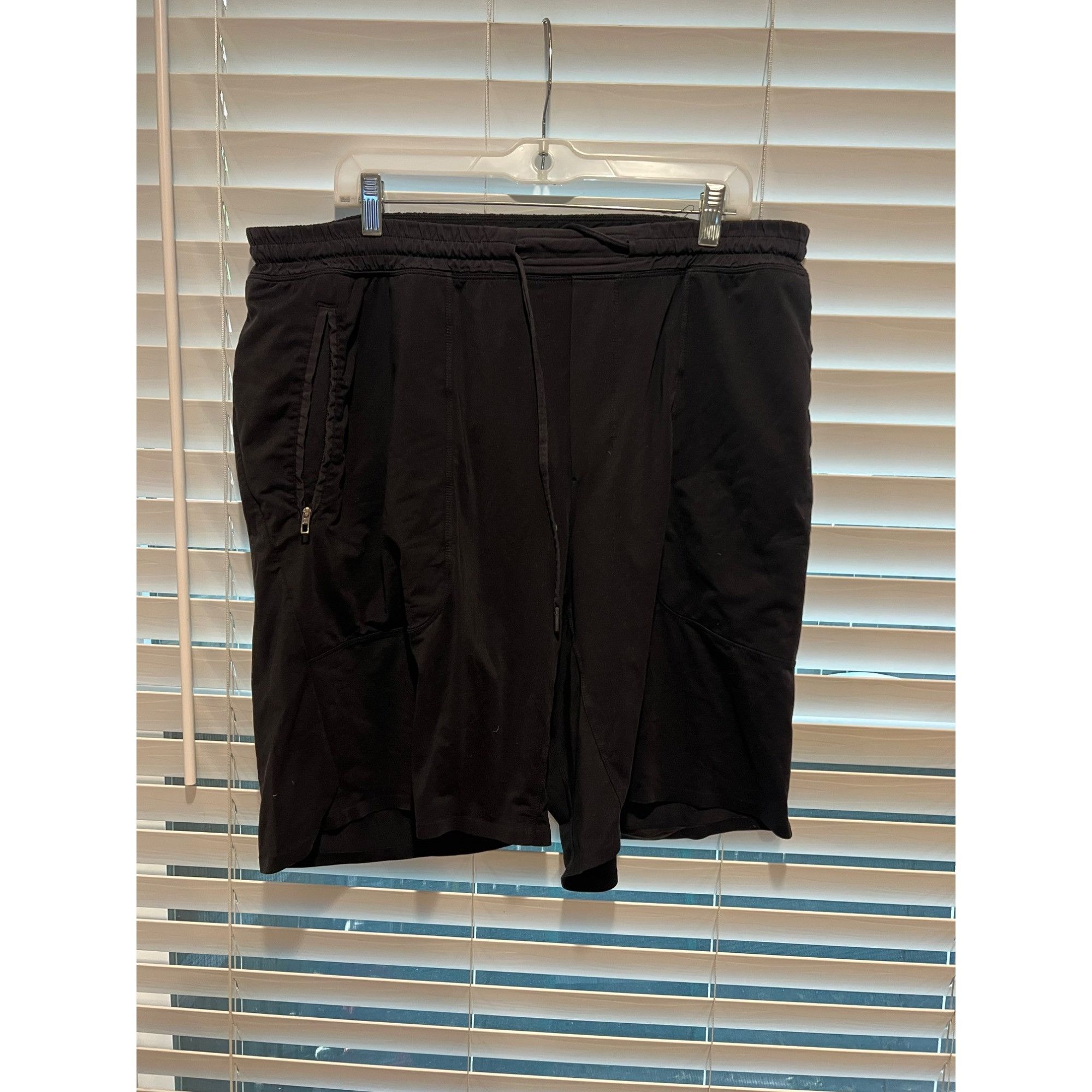 Lululemon Lululemon Mens Workout Shorts - Size XXL Size US 40 / EU 56 - 1 Thumbnail