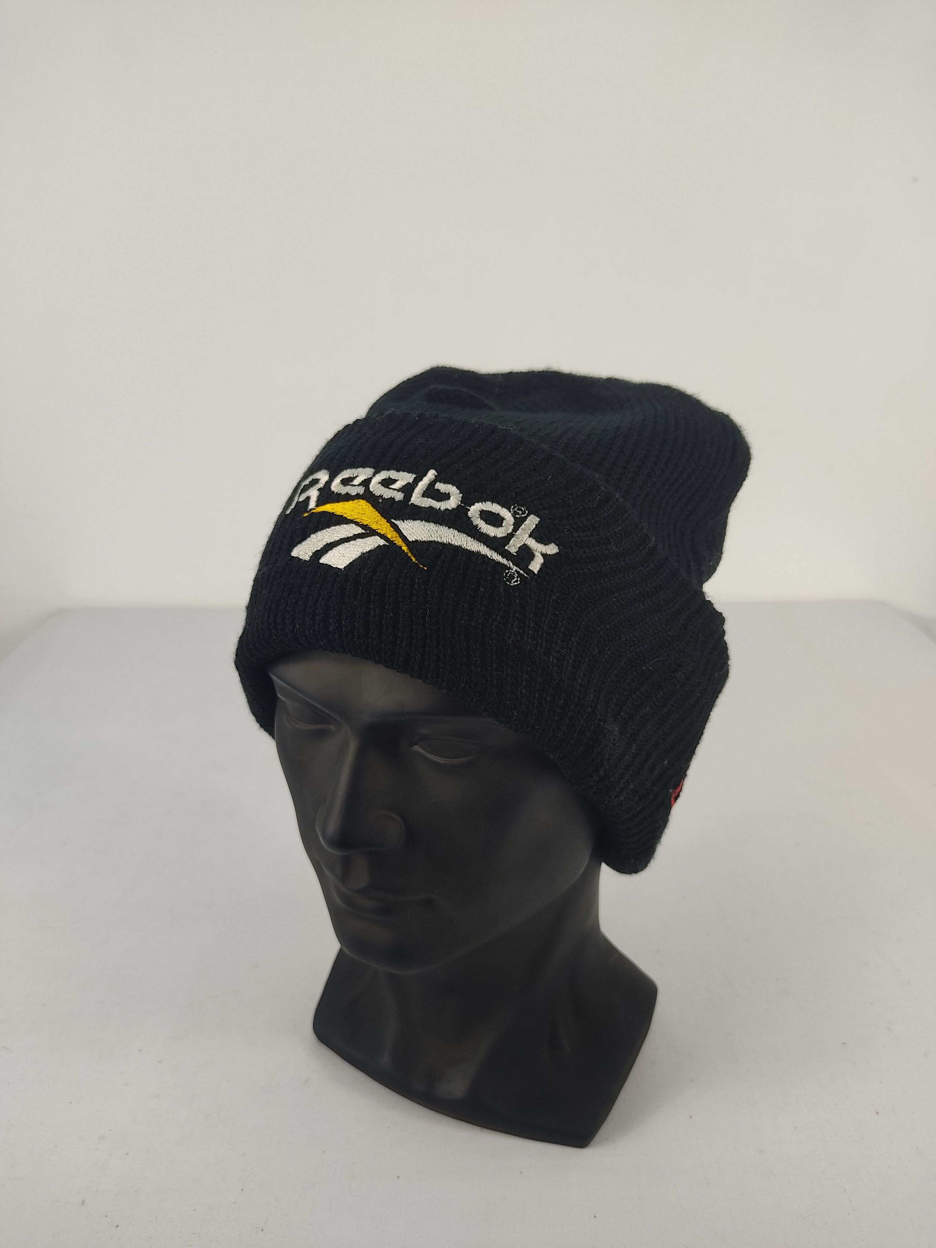 Reebok × Vintage Vintage Reebok Beanie / Snow Hat / Snow Cap Size ONE SIZE - 1 Thumbnail