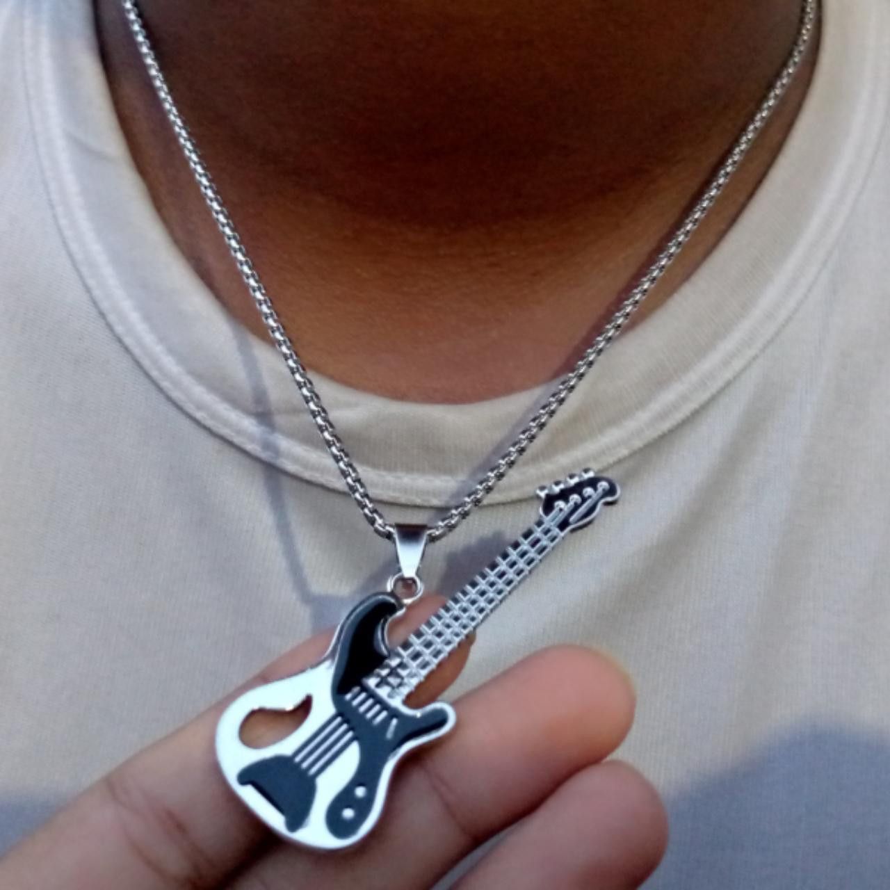 Other Vintage Metal Chain Guitar Pendant Necklace Size ONE SIZE - 1 Thumbnail