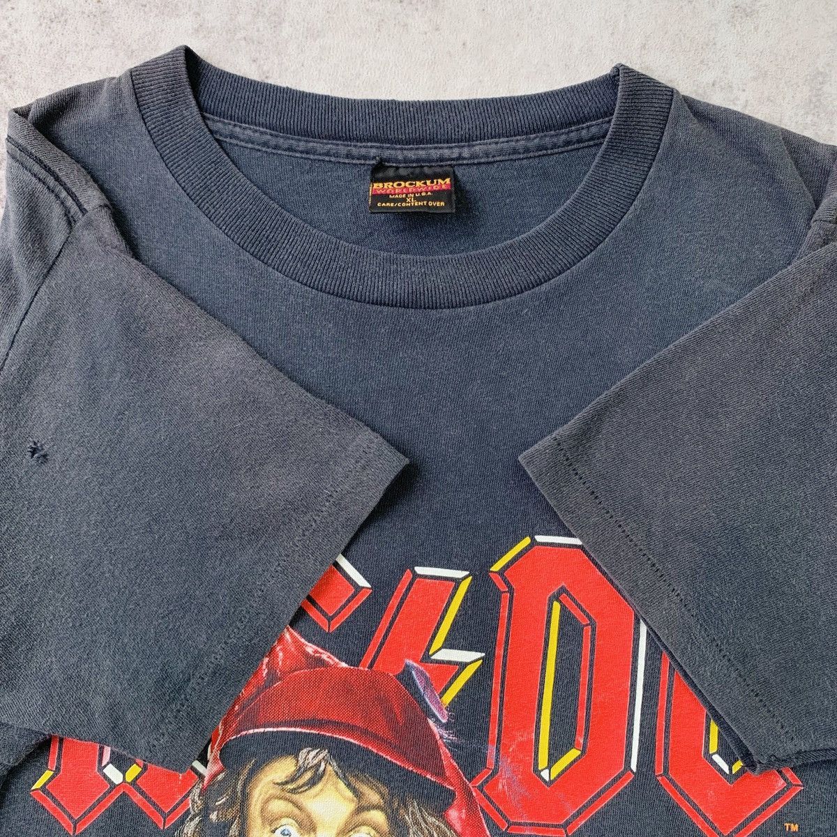 Band Tees Vintage AC/DC Sun Faded ERD GRUNGE Rock Band Tee Shirt Size US L / EU 52-54 / 3 - 7 Thumbnail