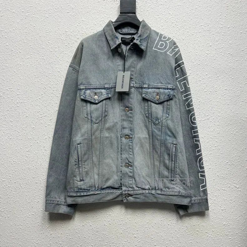 Balenciaga Balenciaga Distressed Denim Jacket Blue. Size US M / EU 48-50 / 2 - 1 Thumbnail