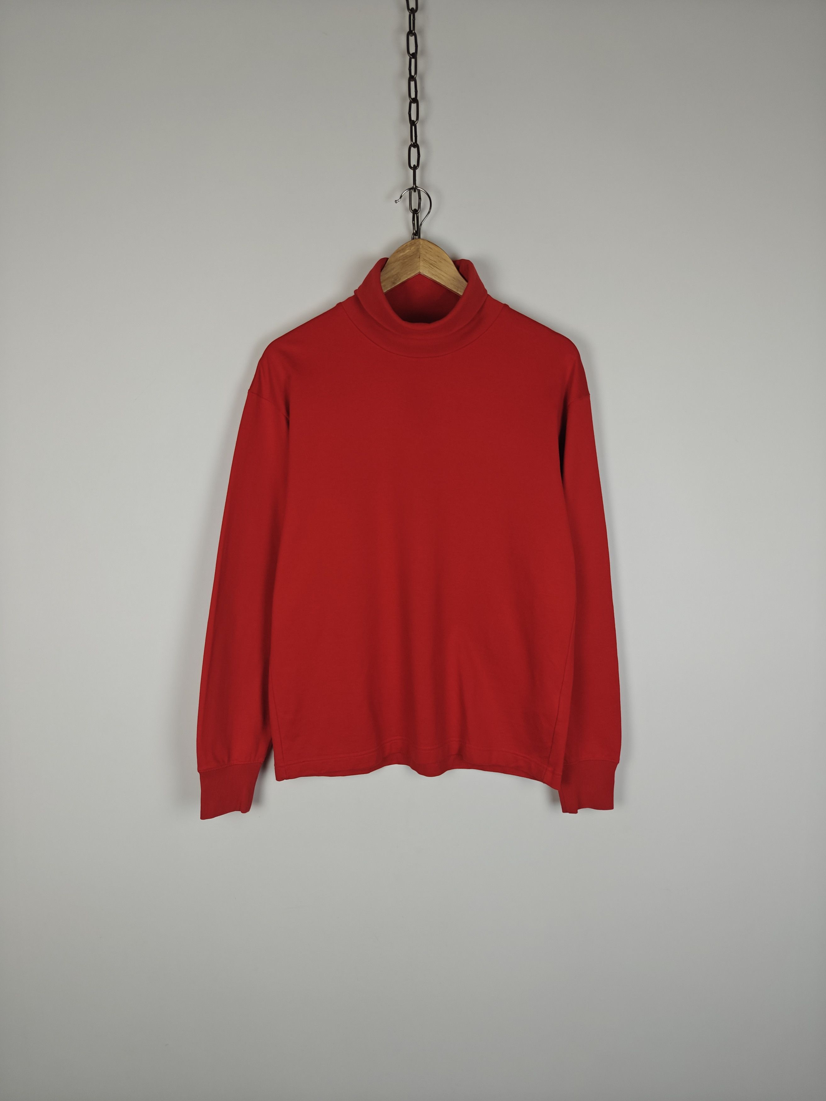Uniqlo Uniqlo Turtleneck Sweatshirt Red Pullover size S Size US S / EU 44-46 / 1 - 1 Thumbnail