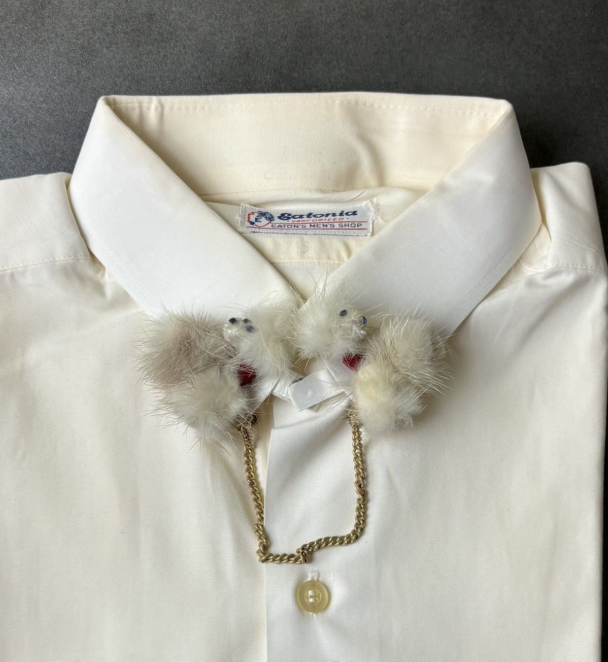 The Tie Bar × Vintage 1950s Mink Fur Sweater Guard Vintage Fur Collar Clip Gold Size ONE SIZE - 3 Thumbnail