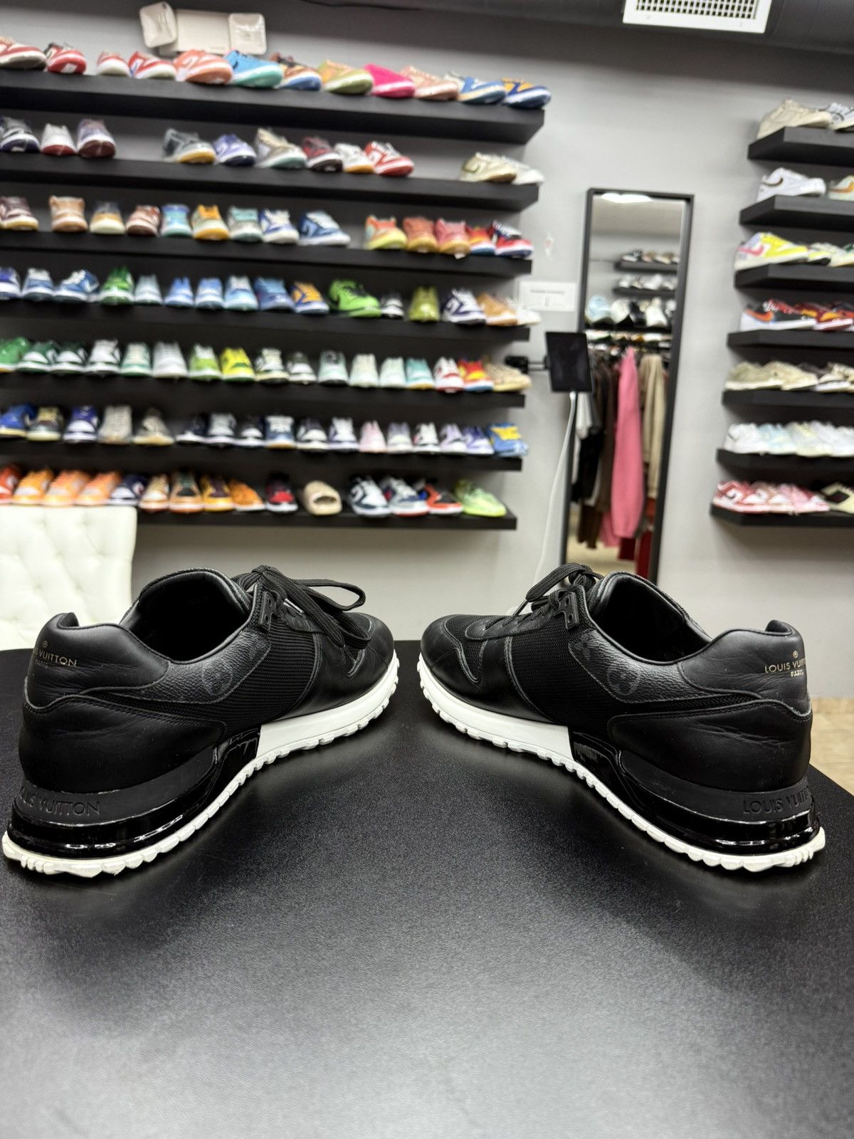Louis Vuitton Louis Vuitton Run away black monogram sneaker sz 9LV / 10US Size US 10 / EU 43 - 10 Thumbnail