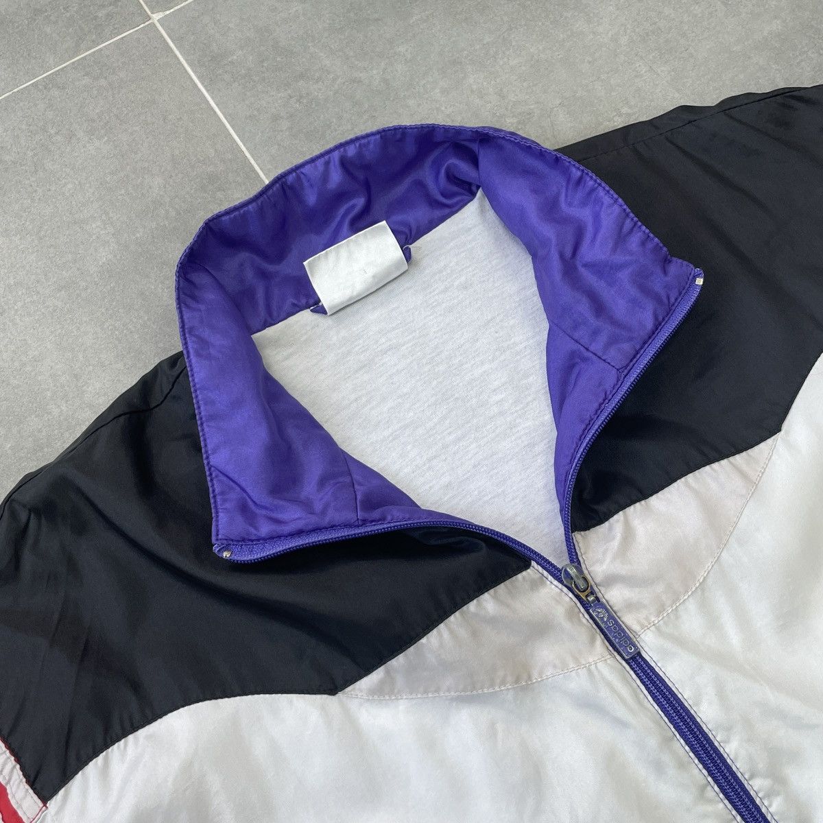 Adidas × Vintage Vintage Adidas Nylon Track Jacket Size M Size US M / EU 48-50 / 2 - 13 Thumbnail