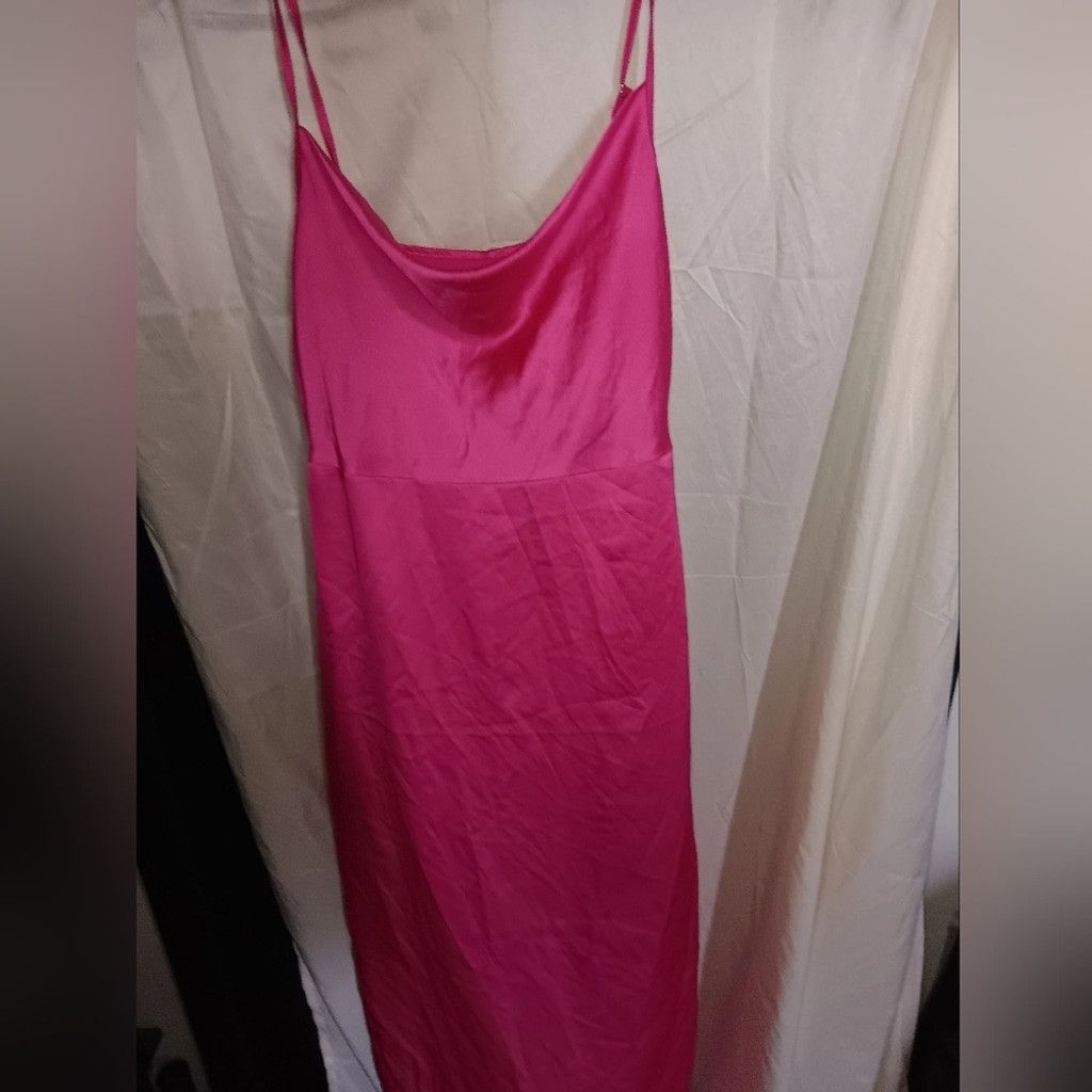 Missguided Missguided aline hot pink satin dress, zipper nwot size 6 Size M / US 6-8 / IT 42-44 - 1 Thumbnail