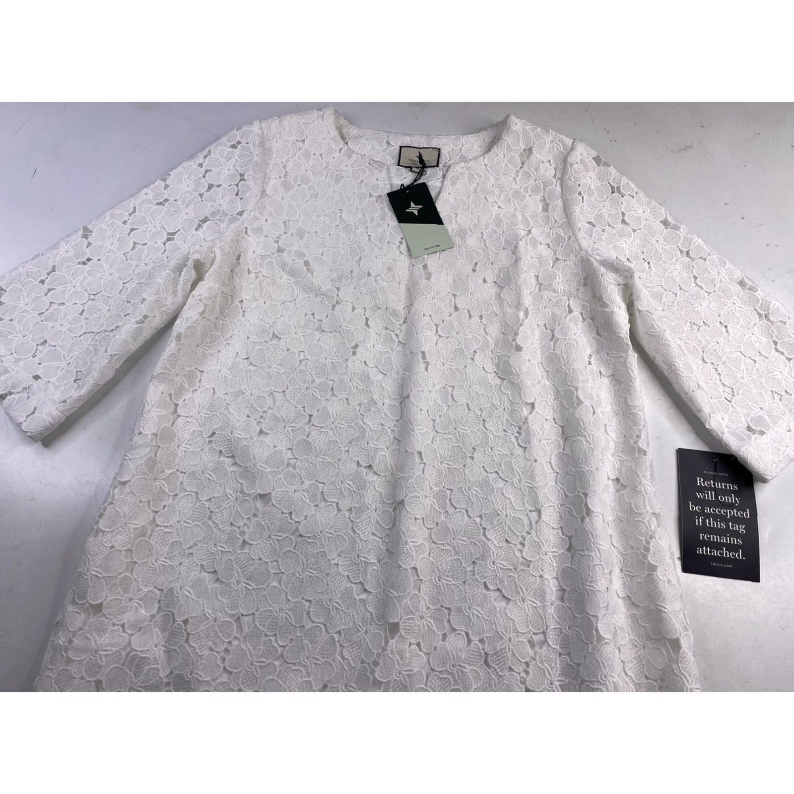 Vintage **Tuckernuck Women's White Lace Midi Dress Medium V-Neck Floral NEW** User: Tuckernuck Women's White Lace Midi Dress Medium V-Neck Floral NEW Size M / US 6-8 / IT 42-44 - 2 Thumbnail