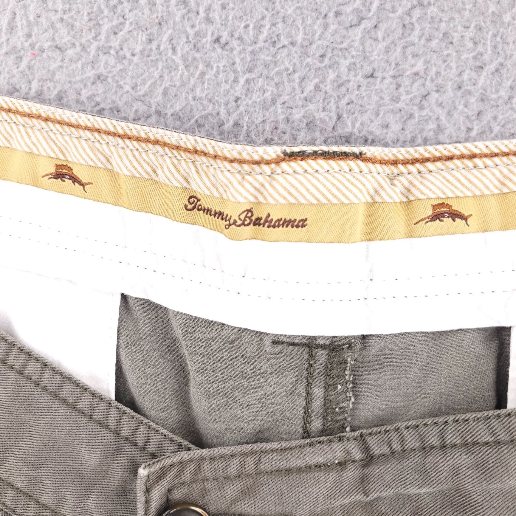 Tommy Bahama Tommy Bahama Shorts Mens 36 Green Olive Khaki Chino Cotton Beiges Flat Front Vintage? No — Solid Casual Short? Size US 36 / EU 52 - 2 Thumbnail