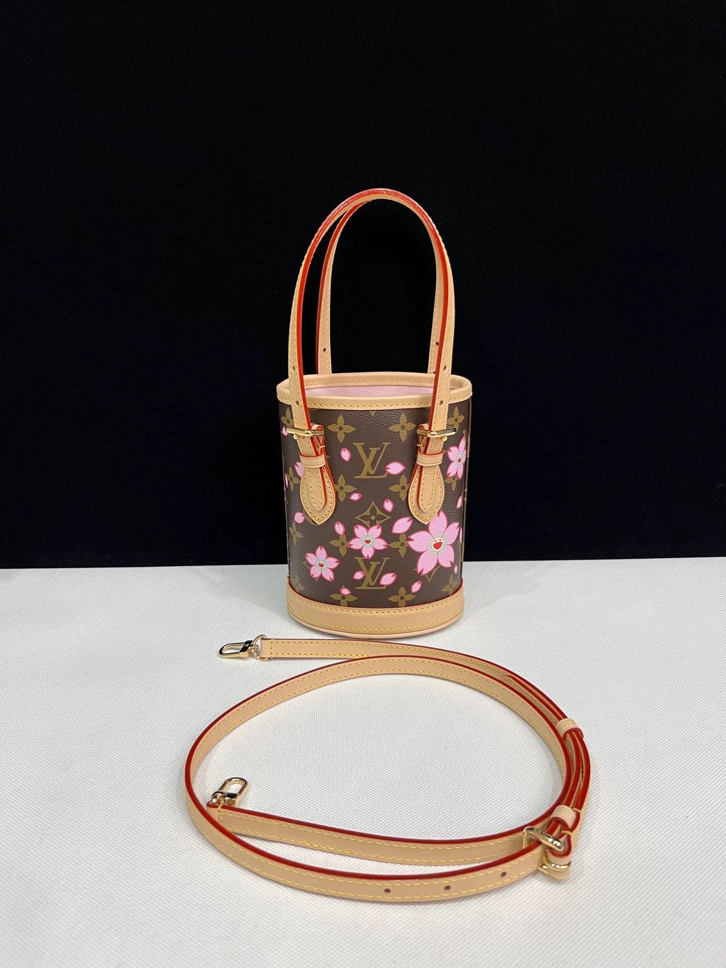 Louis Vuitton Pre-loved Bag Brand new condition Size ONE SIZE - 1 Thumbnail