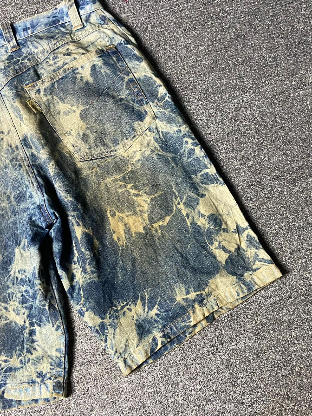 Japanese Brand Bear USA Brand Acid Wash Denim Shorts (156) Size US 33 - 3 Thumbnail