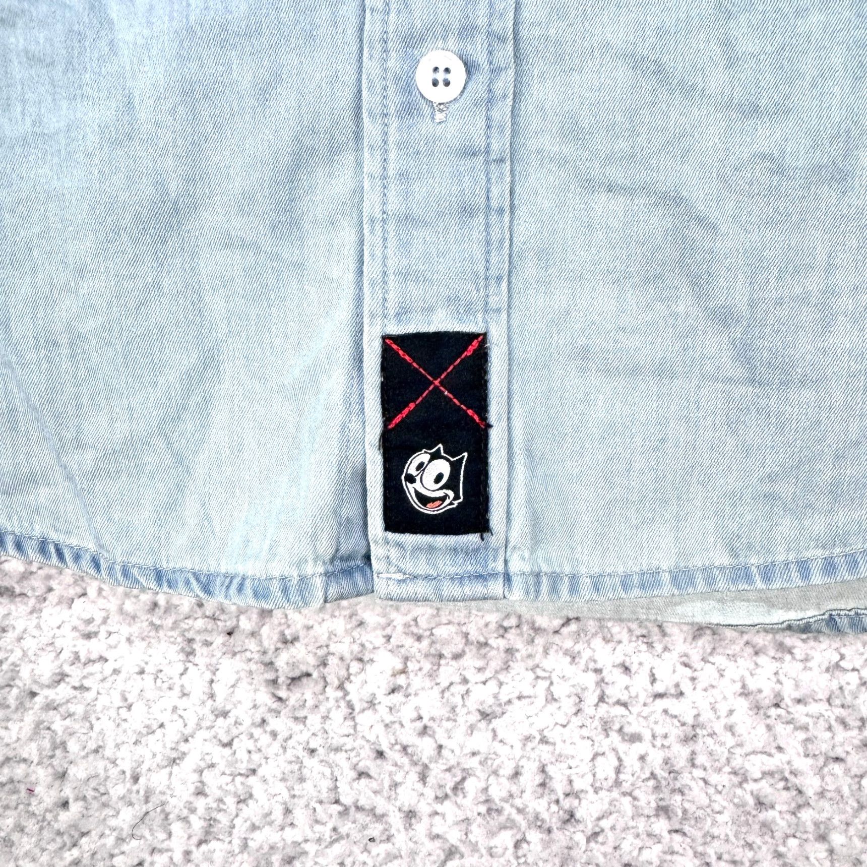 Vintage UNIVRS Felix The Cat Universal Studios Chambray long Sleeve Button Shirt M NWT Shirt Mens Chambray Felix The Cat 90s Cartoon Classic Button-Up Size US M / EU 48-50 / 2 - 5 Thumbnail
