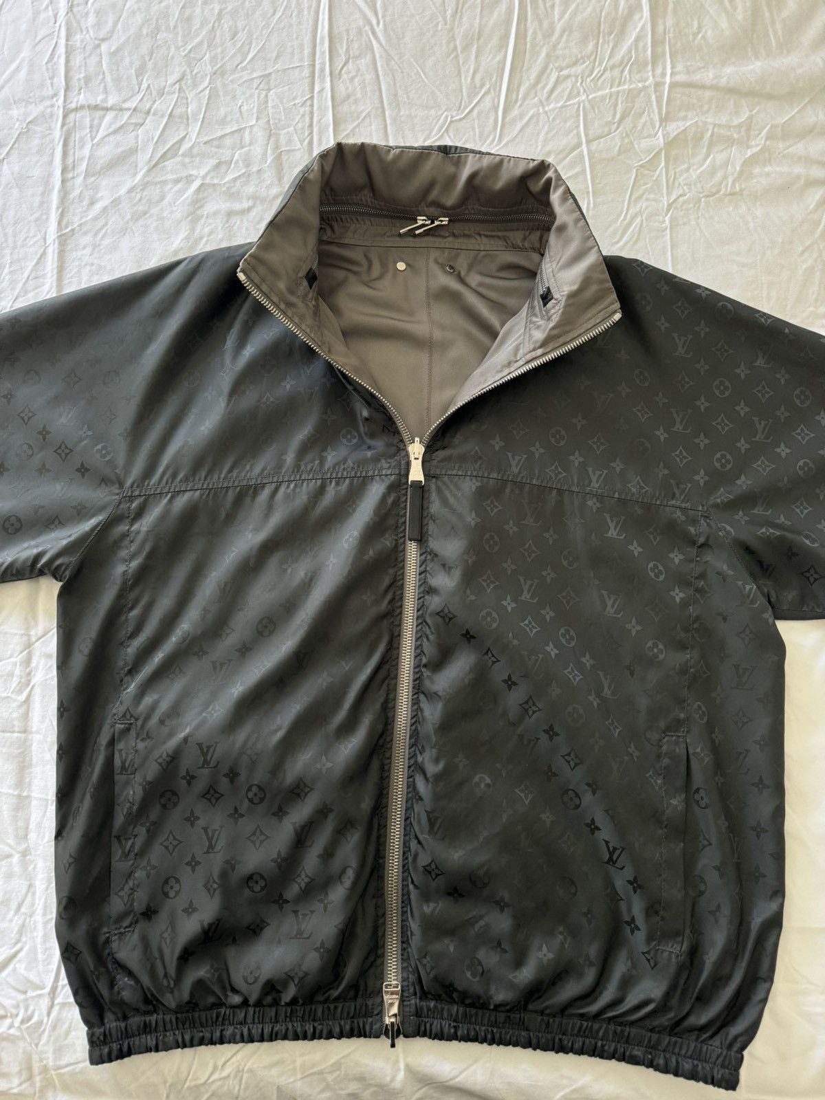 Louis Vuitton Louis Vuitton Black Reversible Monogram Windbreaker Size US XL / EU 56 / 4 - 1 Thumbnail