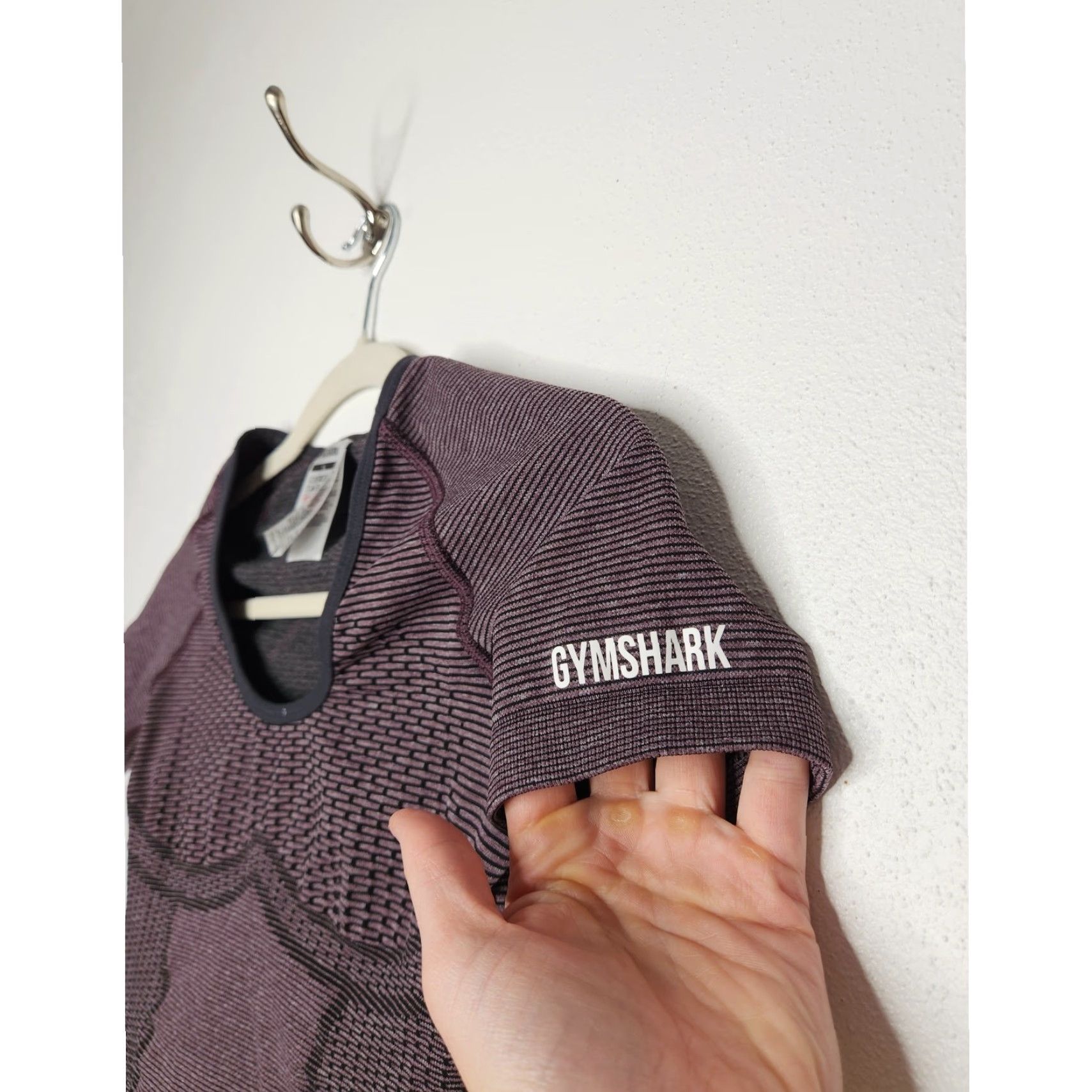 Gymshark VINTAGE Gymshark Shirt Top Crop Stretch Workout Small Womens Yoga Size S / US 4 / IT 40 - 2 Thumbnail