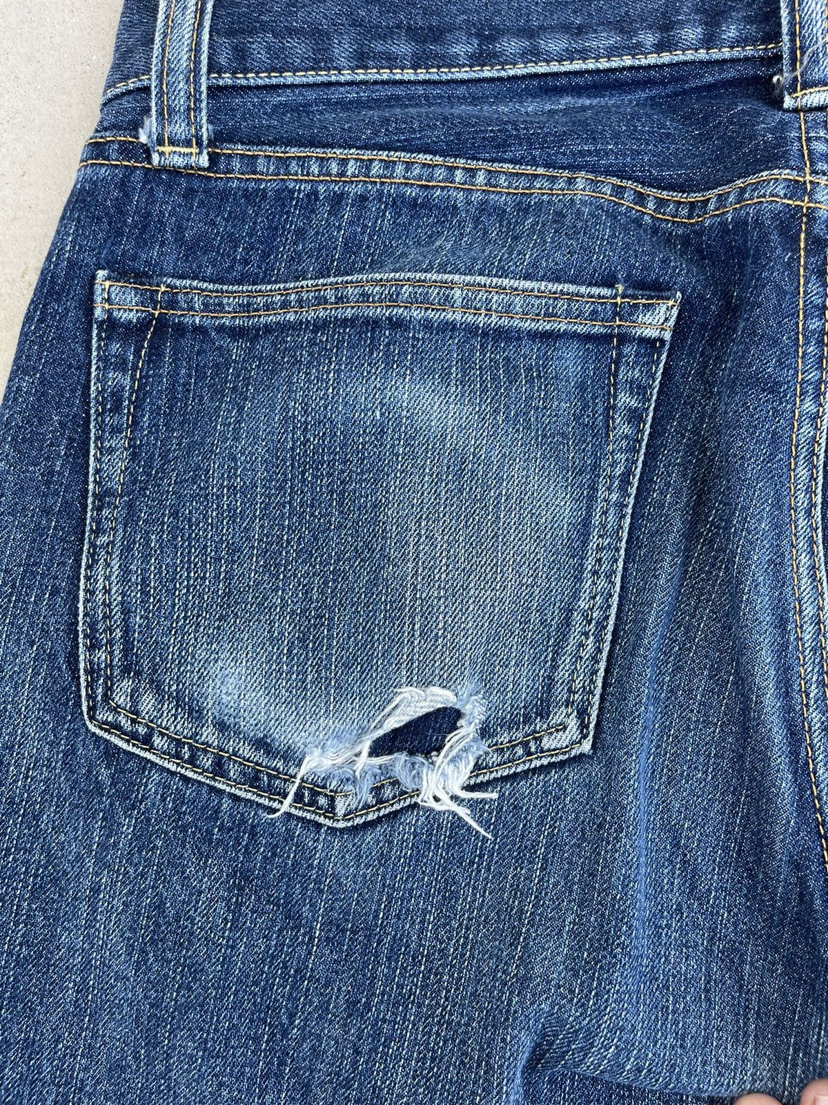 Japanese Brand × Jean × Uniqlo 🔥 Uniqlo Distressed Denim Selvedge Vintage W35🔥 Size US 35 - 13 Thumbnail