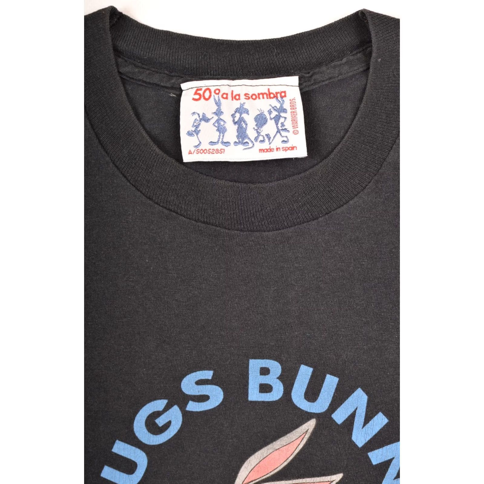 Vintage VINTAGE Screen Stars A La Sombra Warner Bros Buggs Bunny Tee T-Shirt M Black Mens Localized Stars 90s Size US M / EU 48-50 / 2 - 5 Thumbnail