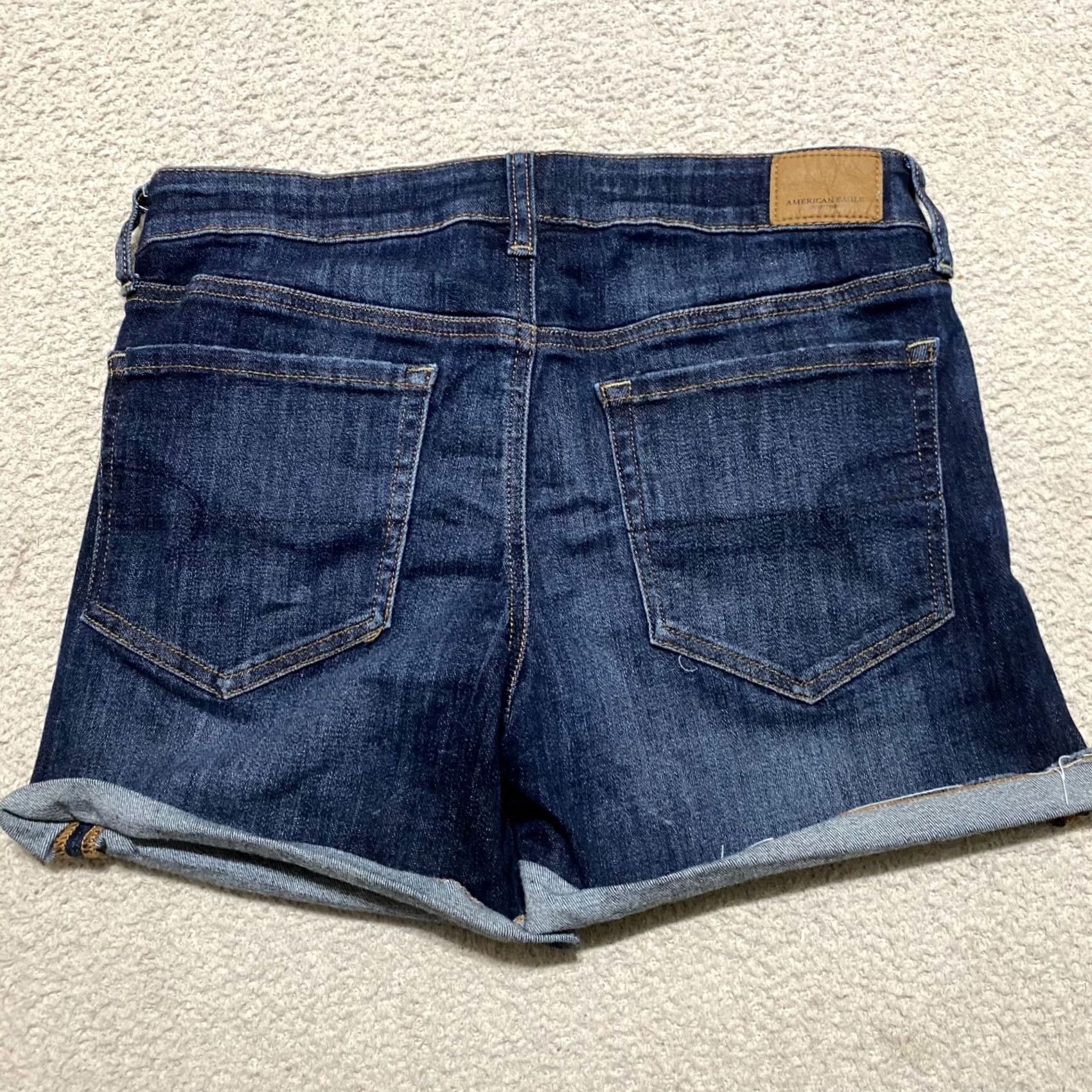 American Eagle Outfitters American Eagle Outfitters Jeans Shorts Blue Dark Wash 8 Inseam 4" 5-Pocket Button Closure Women Regular XS? No Size 30" / US 8 / IT 44 - 2 Thumbnail
