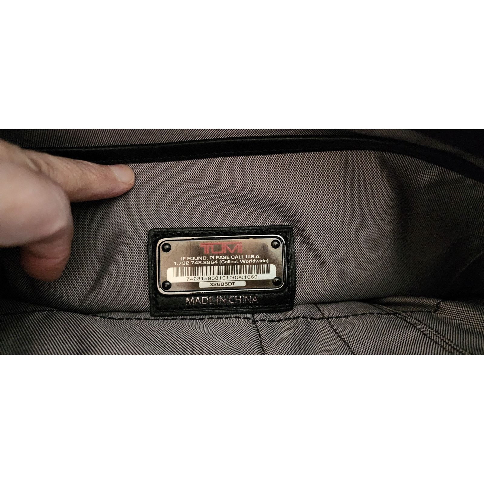 Tumi Tumi black leather tinkerlust shoulder carry-on bag Size ONE SIZE - 8 Thumbnail