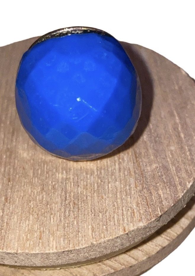 Vintage Vintage 1970’s Lapis Blue Resin Faceted Dome Ring Size 6 Size ONE SIZE - 2 Thumbnail