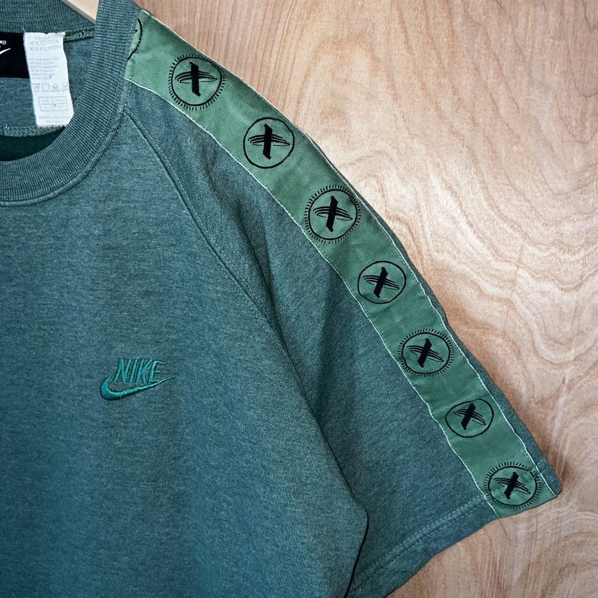 Nike VINTAGE 90s NIKE OVERSIZED SHORT SLEEVE LOGO SWEATSHIRT Size US L / EU 52-54 / 3 - 4 Thumbnail