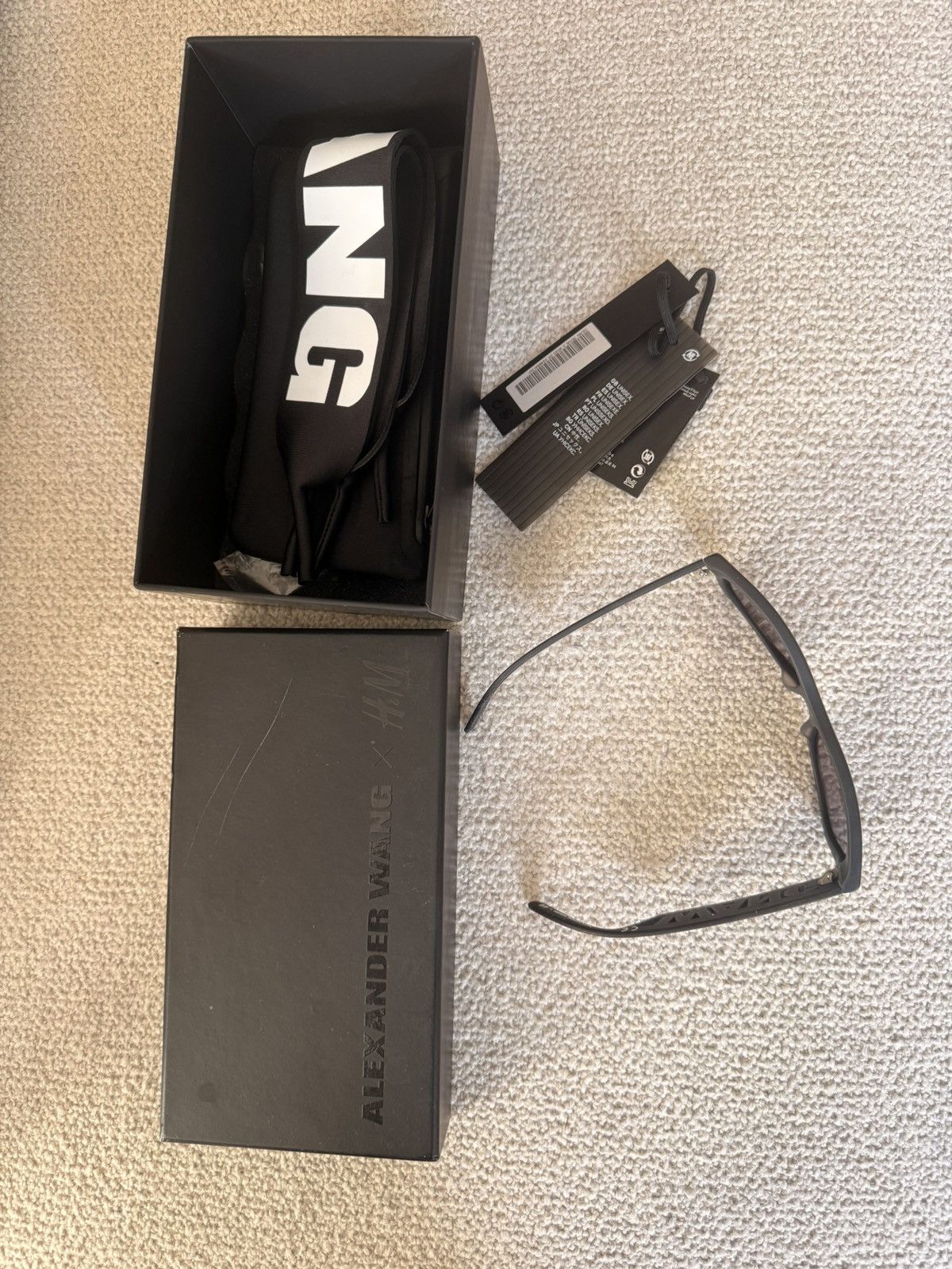 Alexander Wang × H&M Alexander Wang x H&M Sunglasses Limited Edition - Full Set Size ONE SIZE - 1 Thumbnail