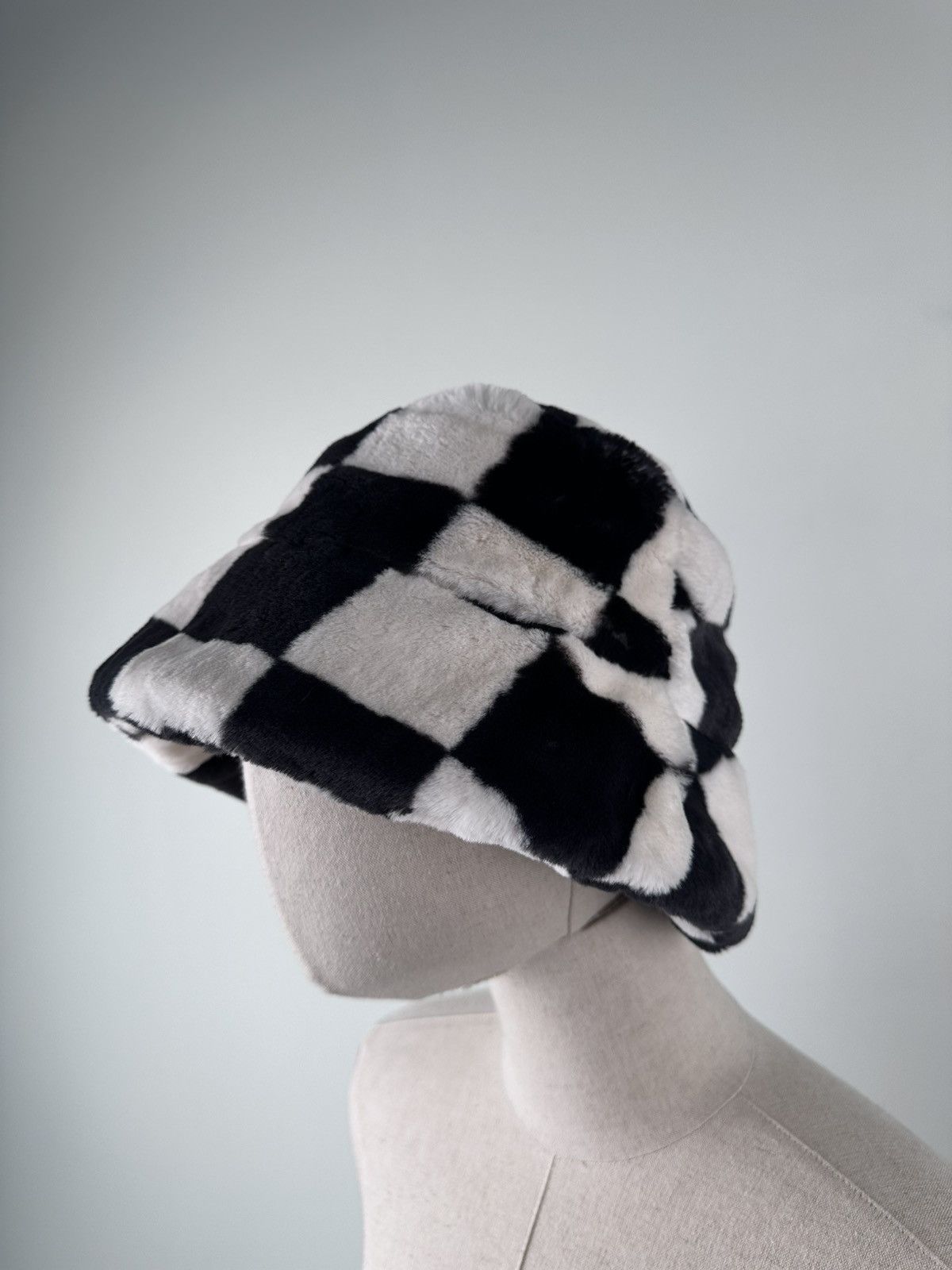Hysteric Glamour × If Six Was Nine × Le Grande Bleu (L.G.B.) Y2k Vintage Oversized Faux Fur If Six Was Nine Bucket Hat Size ONE SIZE - 1 Thumbnail