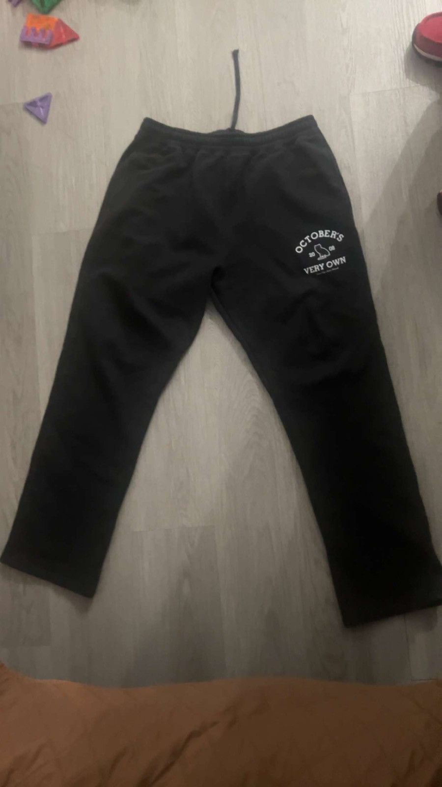 BLACK COLLEGIATE OPEN-HEM SWEATPANT