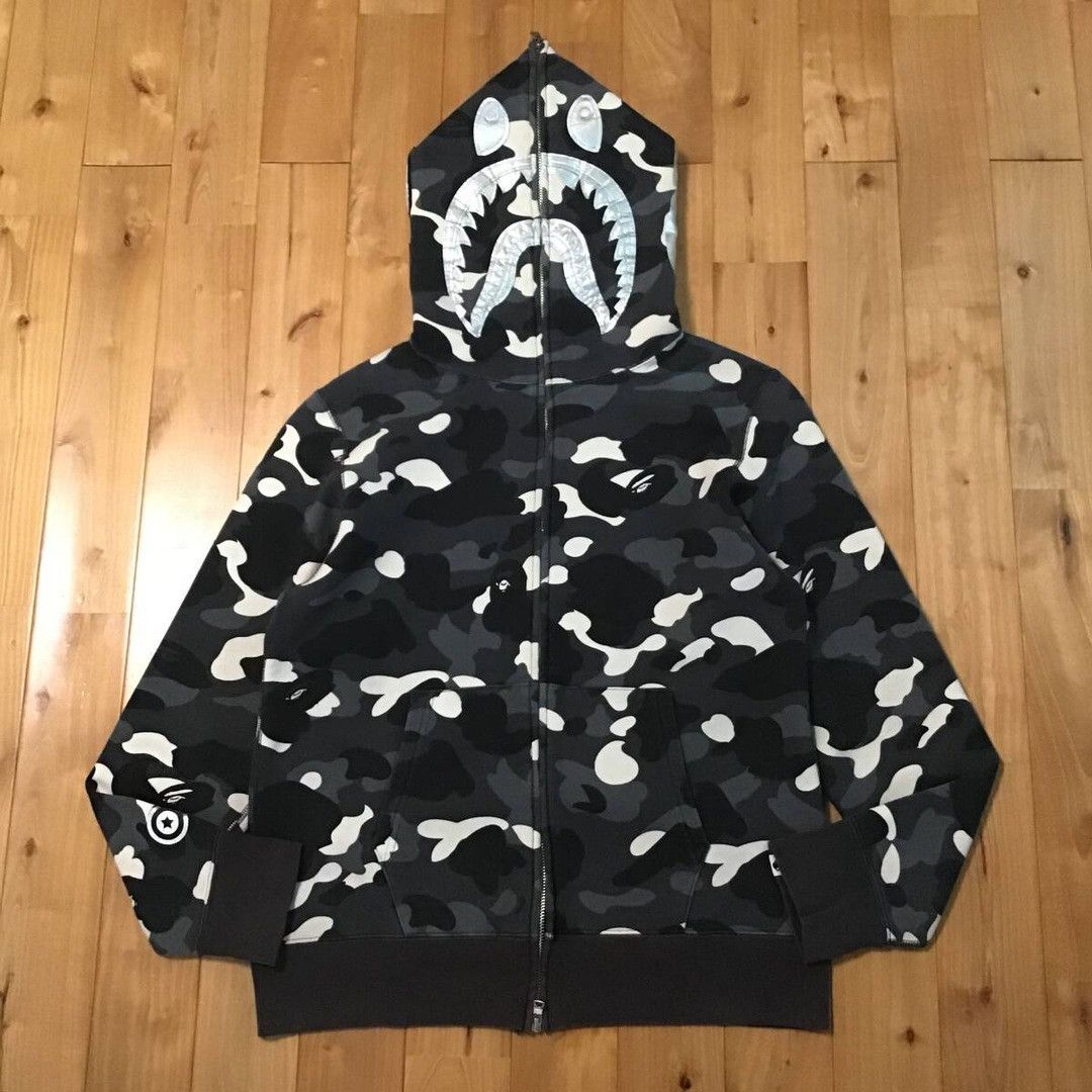 Bape 💫Glow in the dark💫 BAPE City camo shark full zip hoodie APE Size US M / EU 48-50 / 2 - 2 Thumbnail