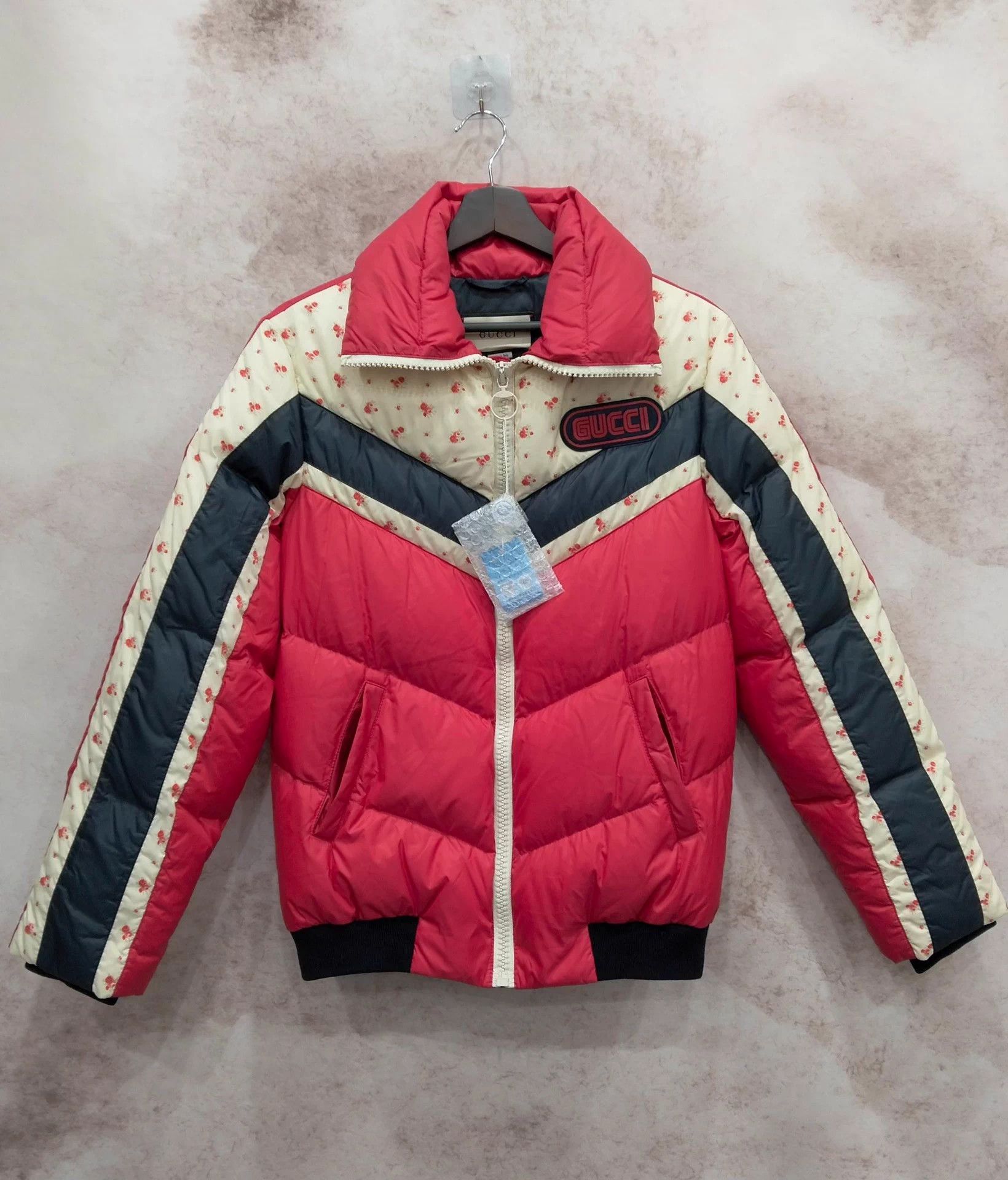GUCCI puffer jacket 38