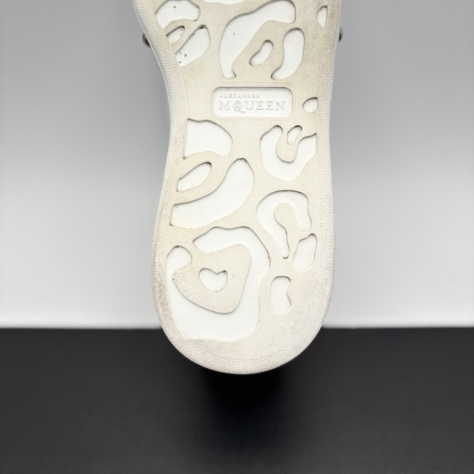 Alexander McQueen Alexander McQueen Oversized Studded ' White Black ' | GREAT! Size US 8 / EU 41 - 18 Thumbnail