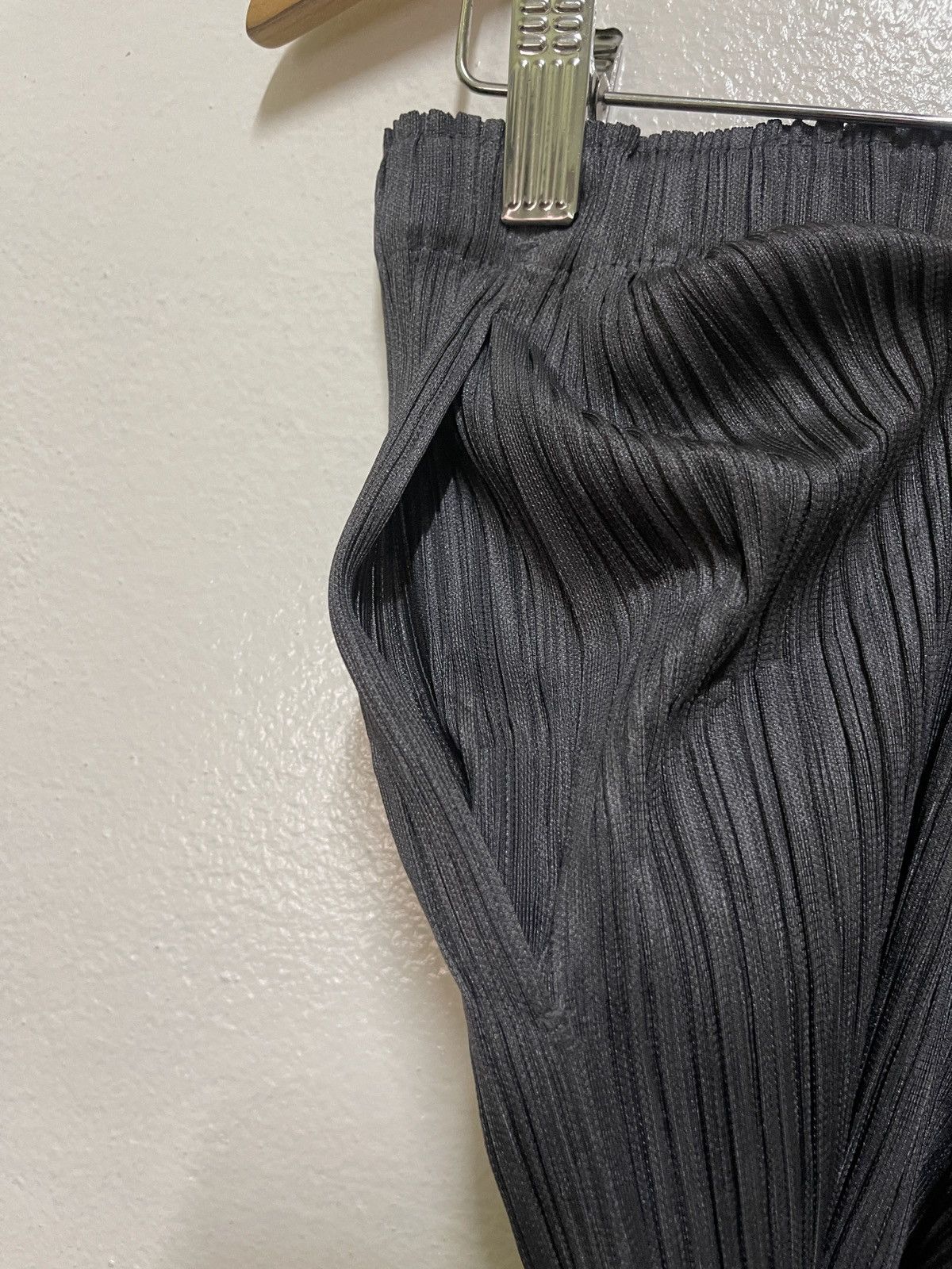 Pleats Please Issey Miyake PLEATS PLEASE High-Waist Tapered Leg Trousers Size 30" / US 8 / IT 44 - 12 Thumbnail