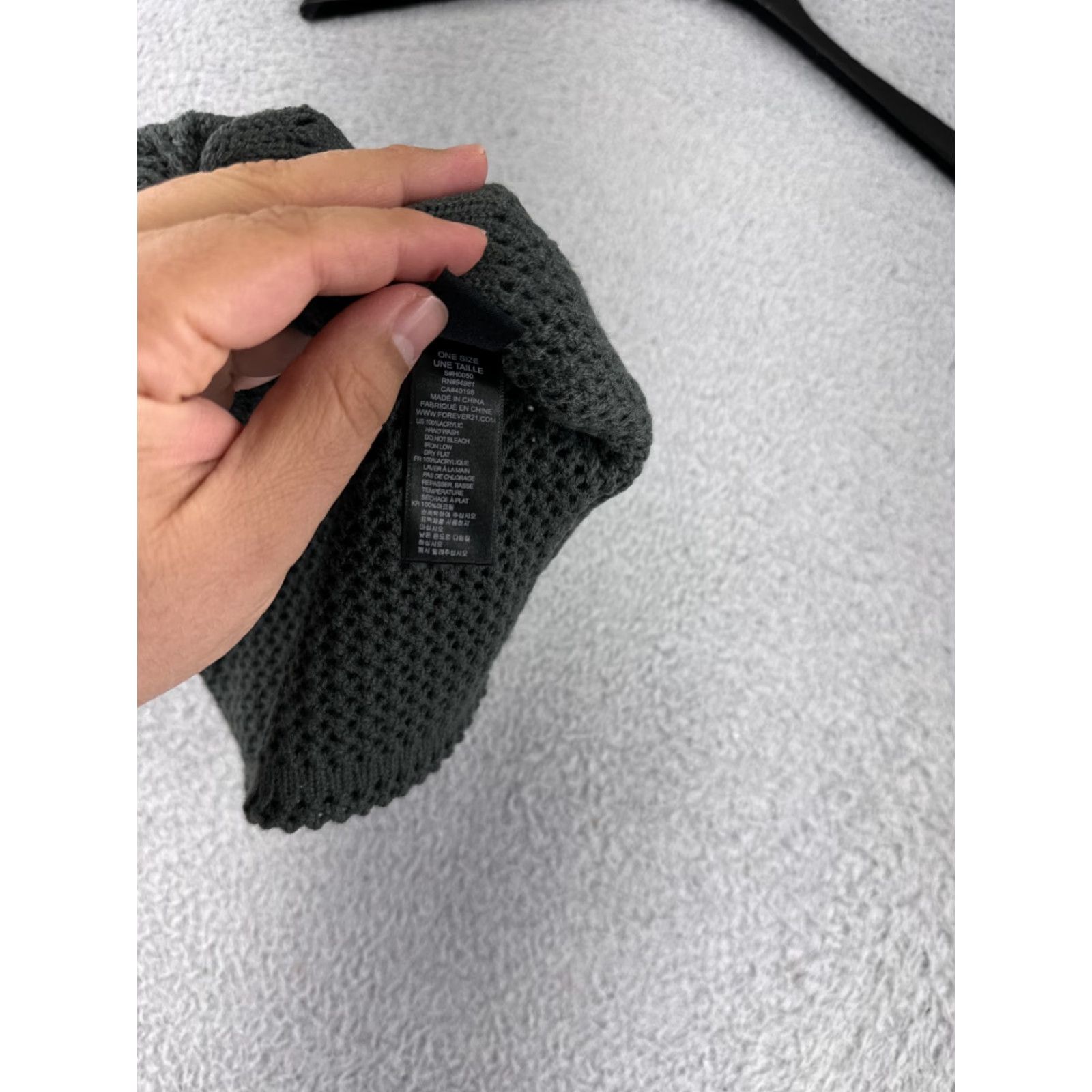 Forever 21 FOREVER 21 Beanie Hat Adult One Size Gray Knit 100% Acrylic Ski Snowboard Winter Casual Workwear Mens Beanie Size ONE SIZE - 6 Thumbnail