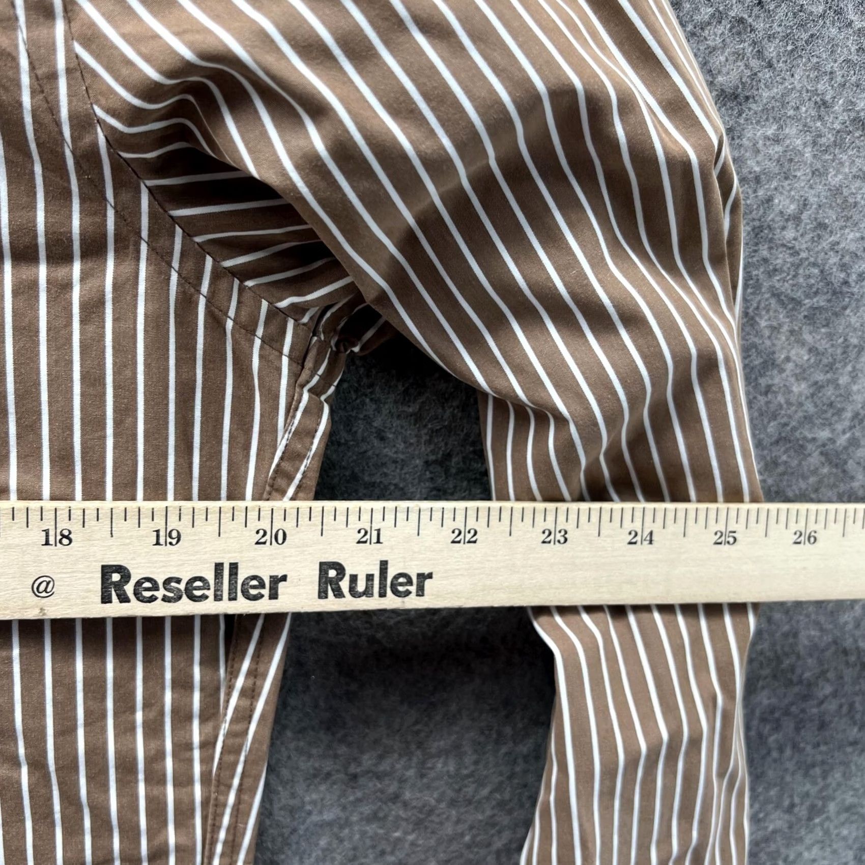 Abercrombie & Fitch VINTAGE Abercrombie & Fitch Shirt Mens Medium Brown Striped Button-Down Collared Long Sleeve Cotton Casual Formal Workwear Charcoal? Size US M / EU 48-50 / 2 - 7 Thumbnail
