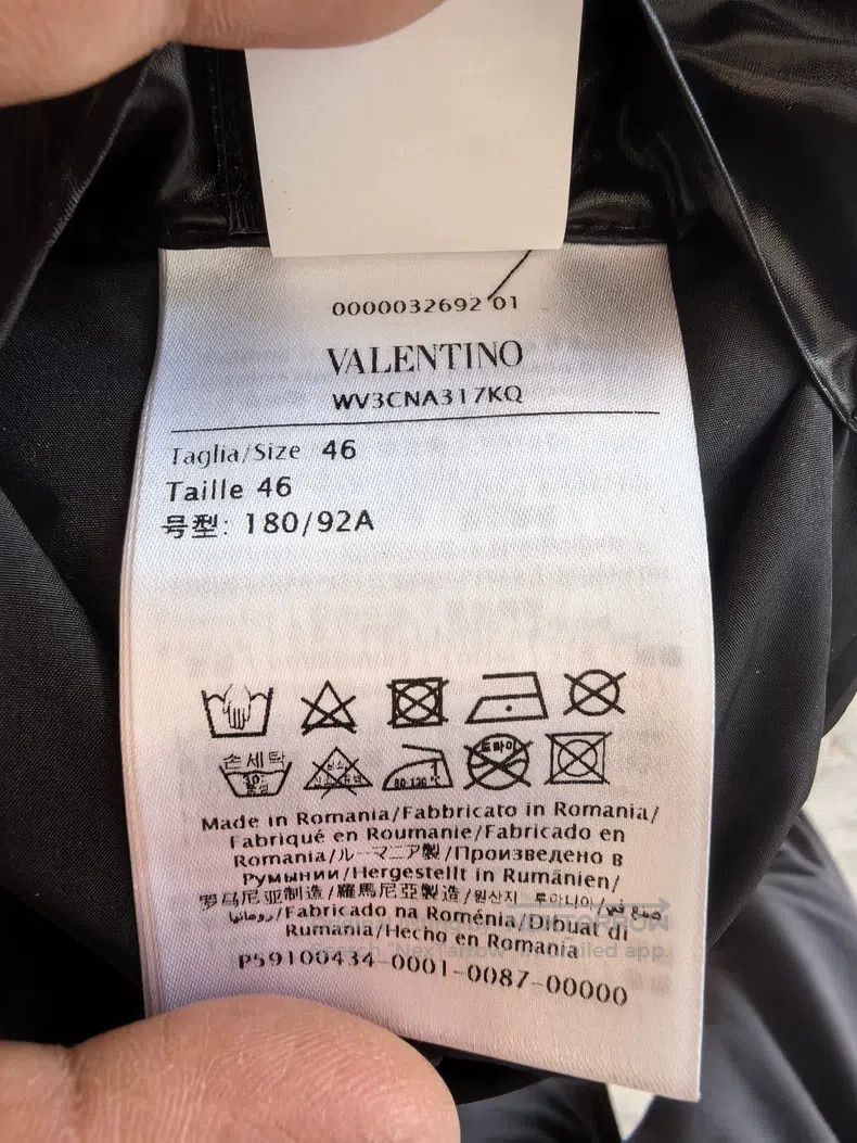 Valentino Valentino Black glossy down jacket Size US S / EU 44-46 / 1 - 8 Thumbnail