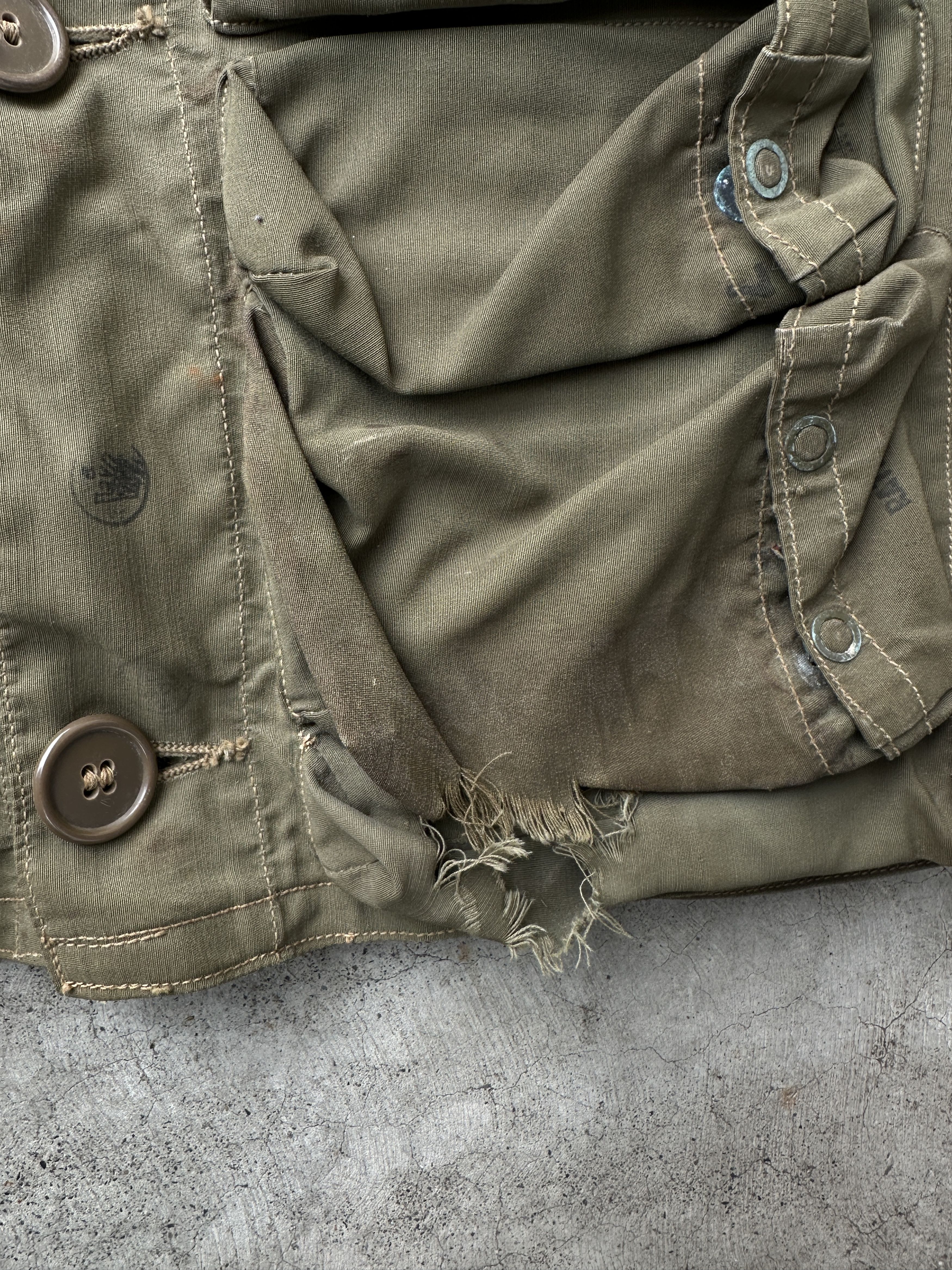Vintage USAF Tactical C-1 Survival War trashed military army vest Size US M / EU 48-50 / 2 - 8 Thumbnail