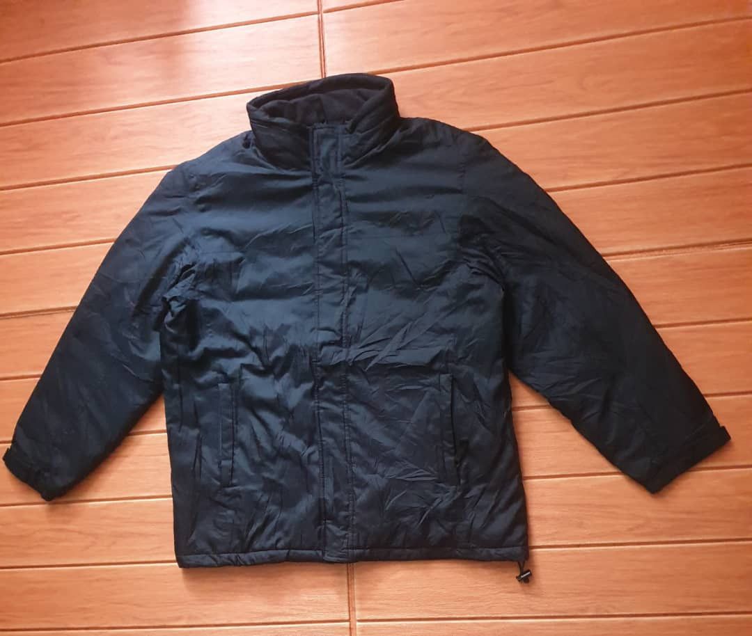 Uniqlo Uniqlo black colour puffer jacket Size US L / EU 52-54 / 3 - 5 Thumbnail