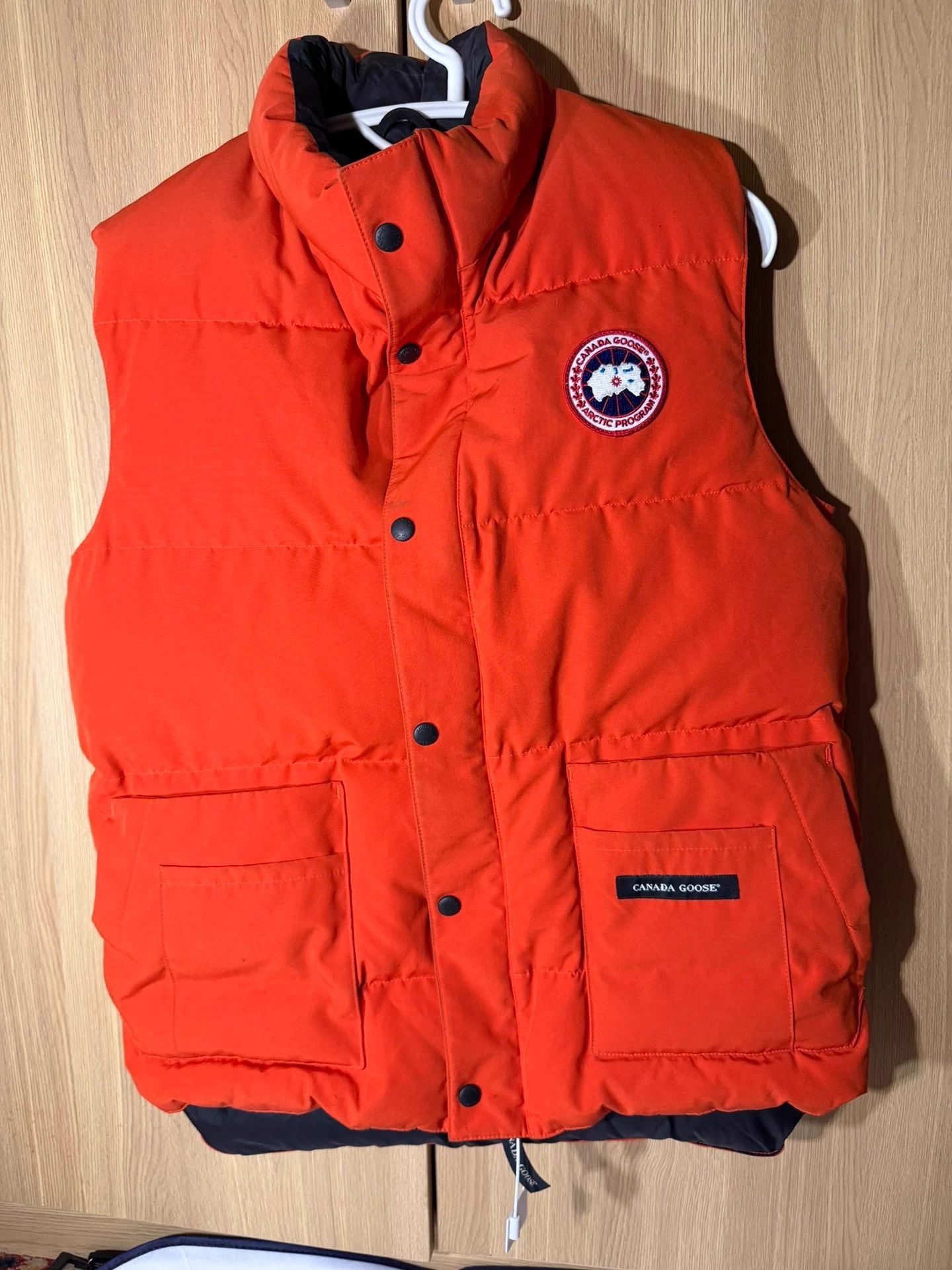 Canada Goose Canada Goose orange down vest S oversized Size US S / EU 44-46 / 1 - 1 Thumbnail