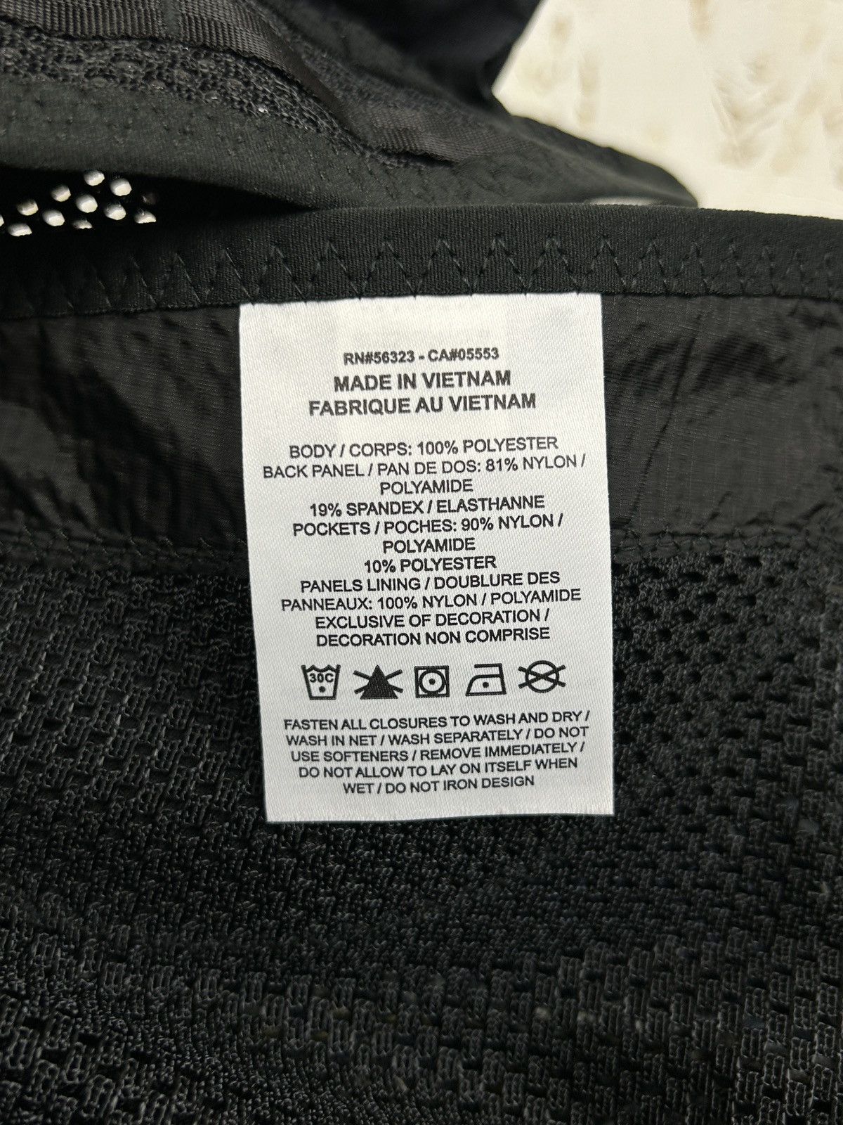 Nike NWT Nike ISPA Tech Vest S/M Black DV1146-010 Size US M / EU 48-50 / 2 - 12 Thumbnail