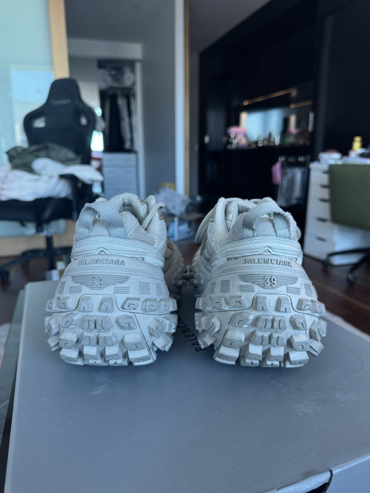 Balenciaga Balenciaga Bouncer Beige EU 39 Size US 6 / EU 39 - 7 Thumbnail