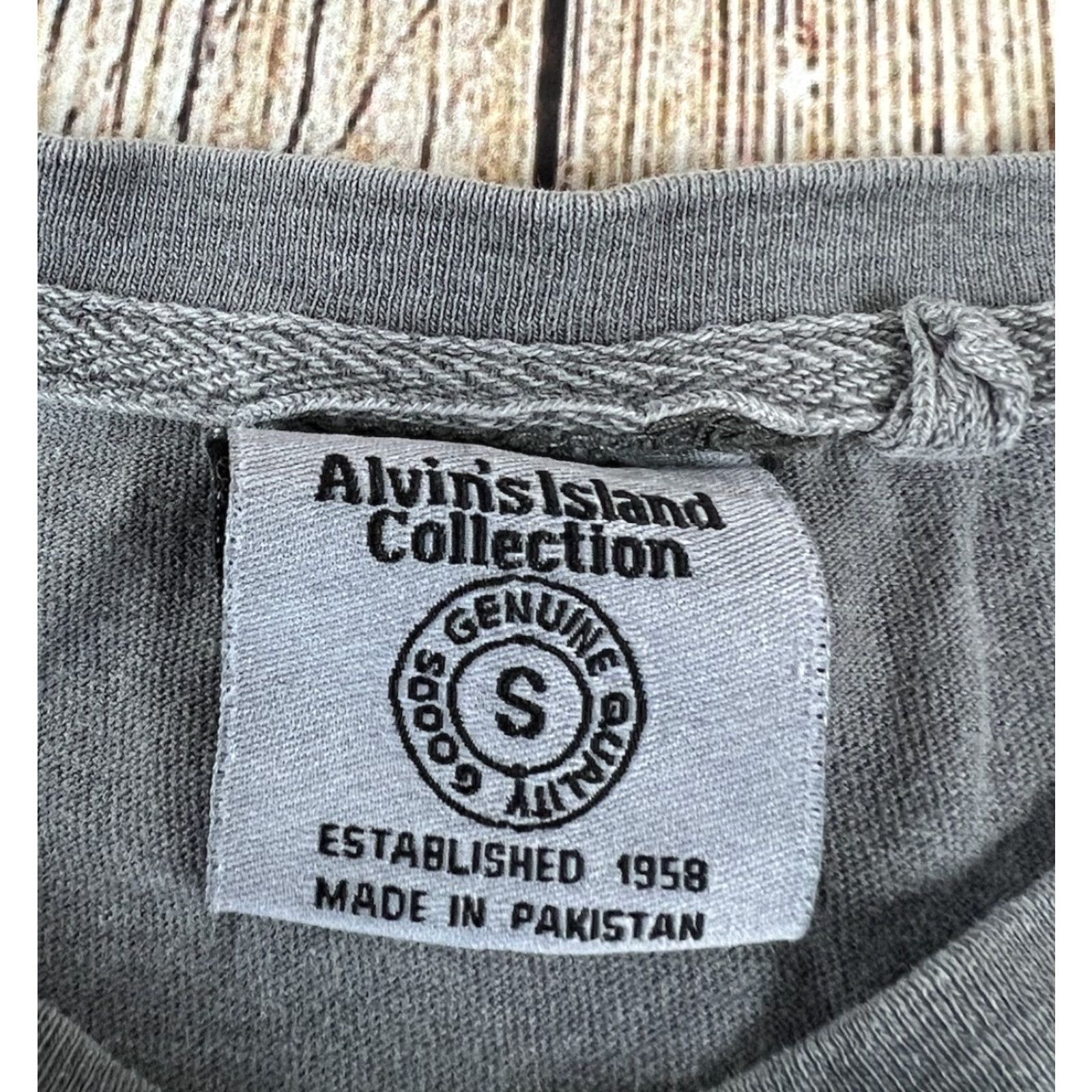 destin Alvin’s Island Collection T-Shirt Grey Small Unisex Adults Florida Destin 1922 Surf Pattern Solid Short Sleeve Grey S Size US S / EU 44-46 / 1 - 4 Thumbnail