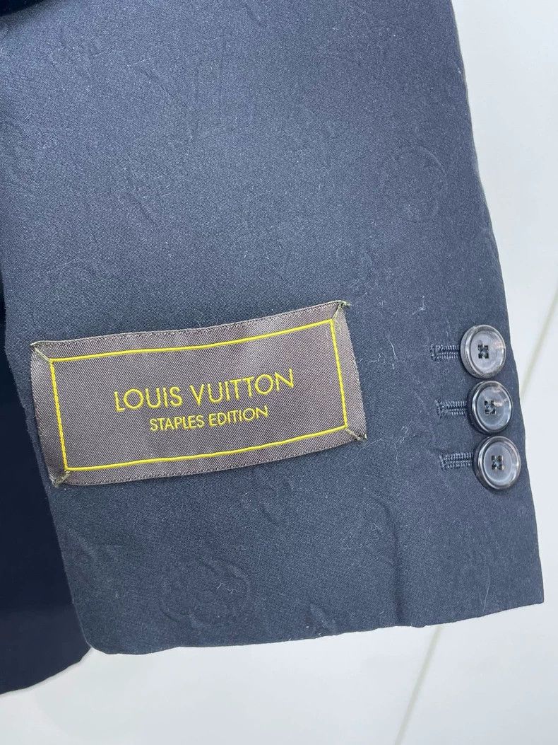 Louis Vuitton Louis Vuitton Embossed Logo Pin blazer 2504-Nextarrow Size 52R - 3 Thumbnail