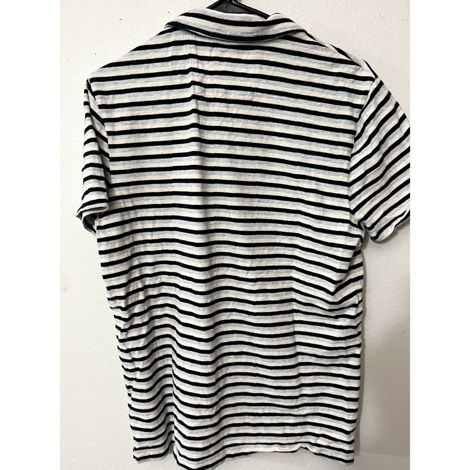 Banana Republic VINTAGE Banana Republic Polo Shirt Men L White Striped Short Sleeve Preppy Golf Size US L / EU 52-54 / 3 - 2 Thumbnail