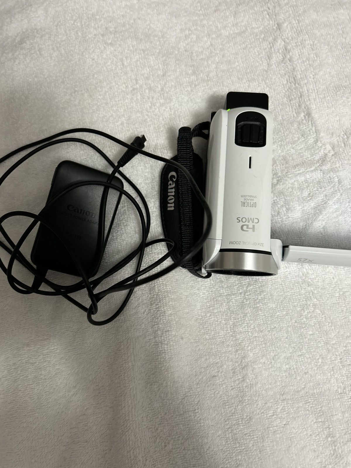 Canon Digital camera ( Canon Vixia HF R600 Camcorder) Size ONE SIZE - 6 Thumbnail