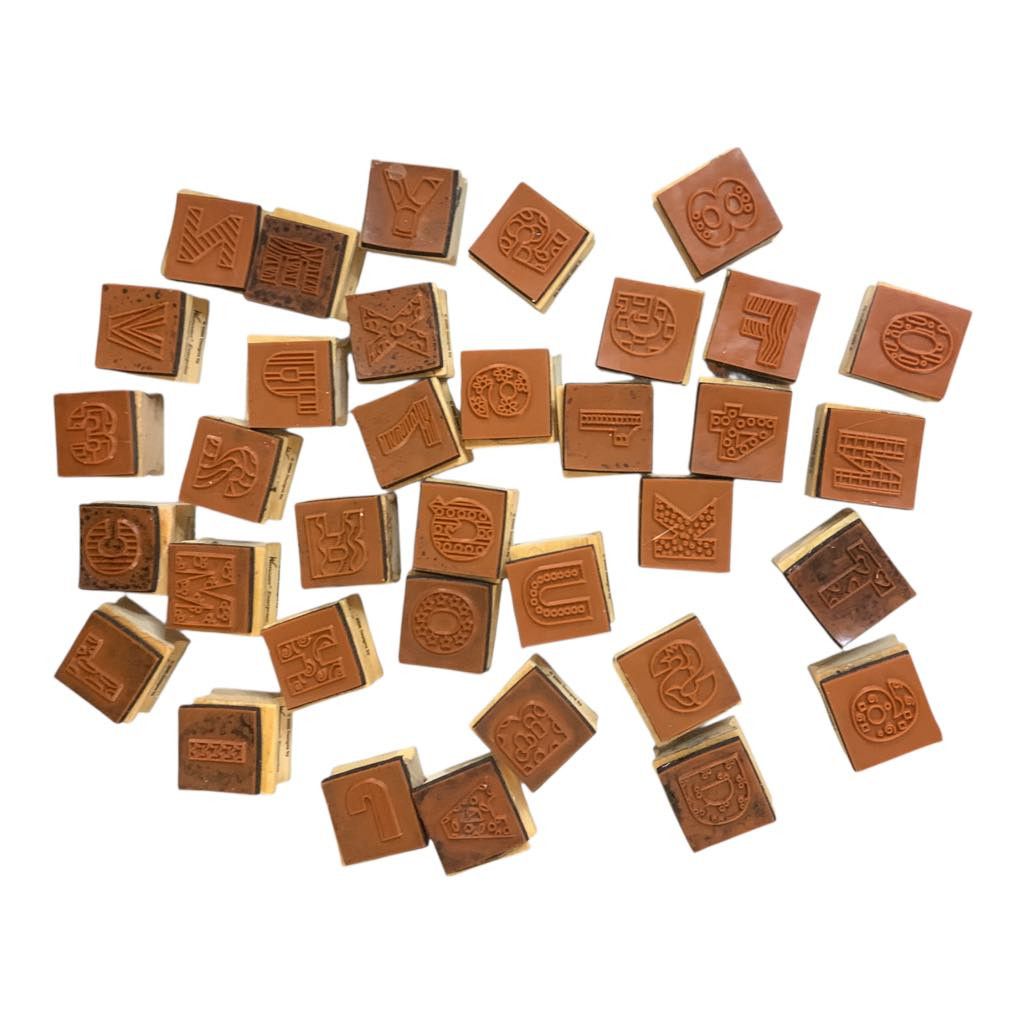 Other 35 VINTAGE Rubber Stamps Alphabet Letters Numbers Westwater Size ONE SIZE - 2 Thumbnail