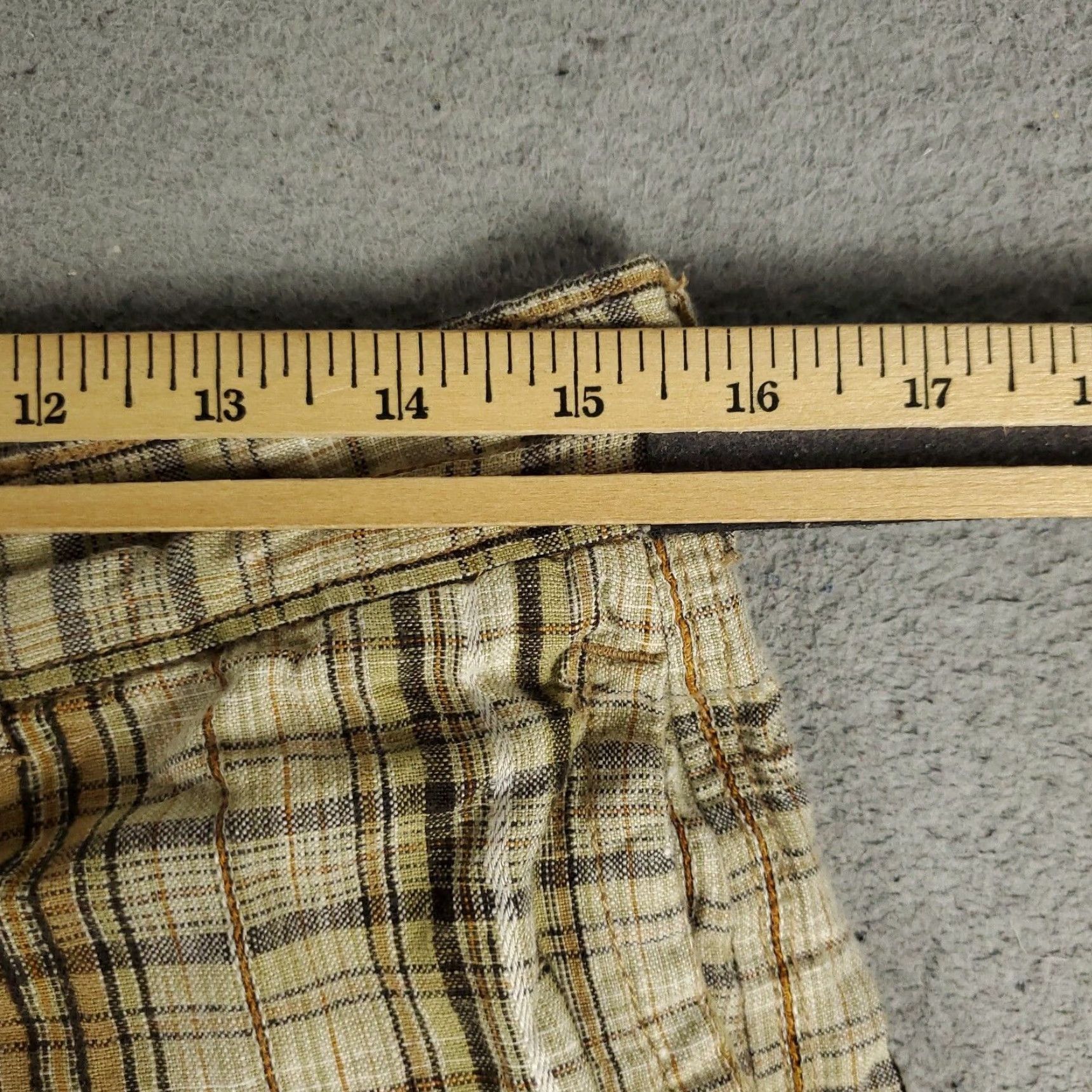 Tommy Bahama VINTAGE Tommy Bahama Shorts Men Size 32 Beige Linen Plaid Flat Front Chino Casual Summer Size US 32 / EU 48 - 4 Thumbnail