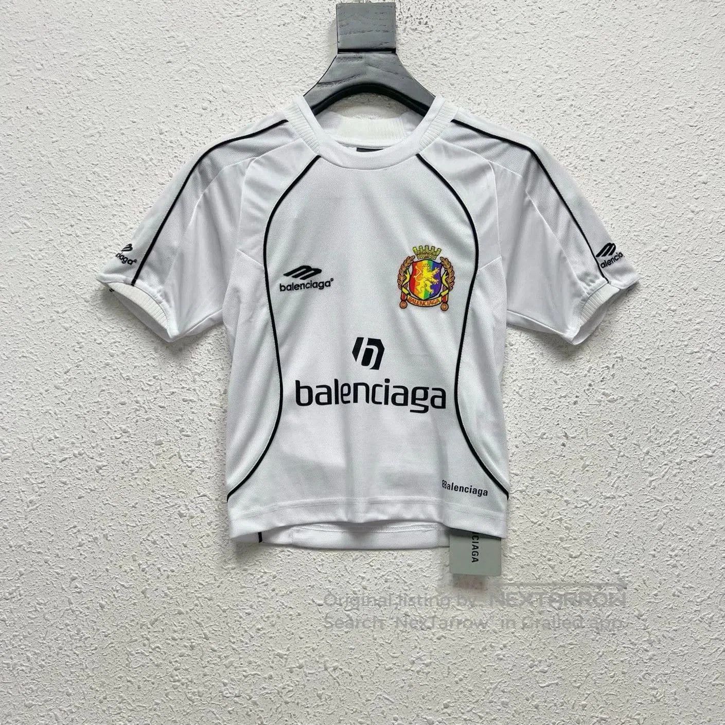 Balenciaga Balenciaga Man Utd Embroidered Jersey T-shirt. Size US S / EU 44-46 / 1 - 1 Thumbnail