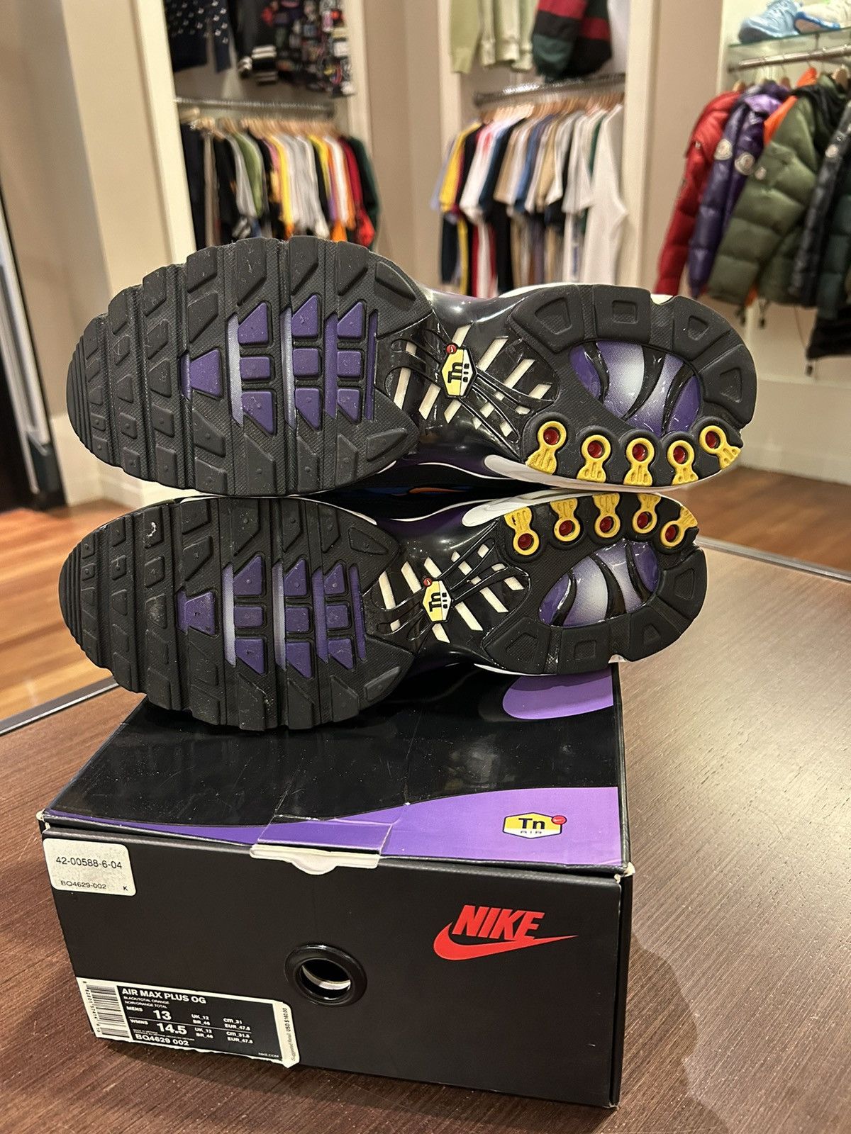 Nike Nike Air Max Plus OG Voltage Purple (2018) Size US 13 / EU 46 - 7 Thumbnail