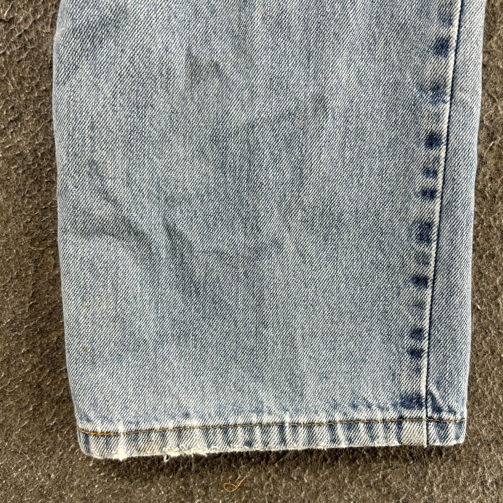 Levi's Levi's 505 Jeans Regular Fit Straight Leg Light Wash Distressed 33x30 Men Blue Denim N/A Size US 33 - 6 Thumbnail