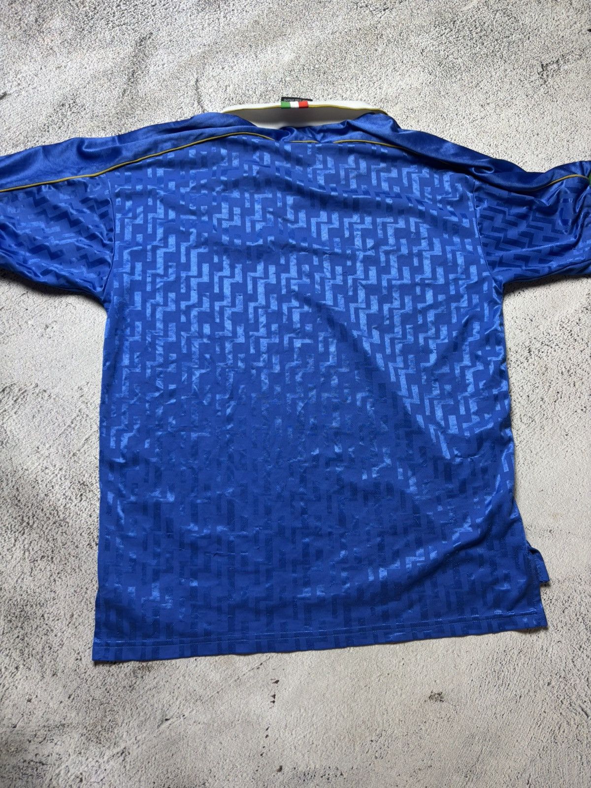 Nike Nike Italy Jersey 1995 96 Euro Home Vintage Size US XL / EU 56 / 4 - 7 Thumbnail