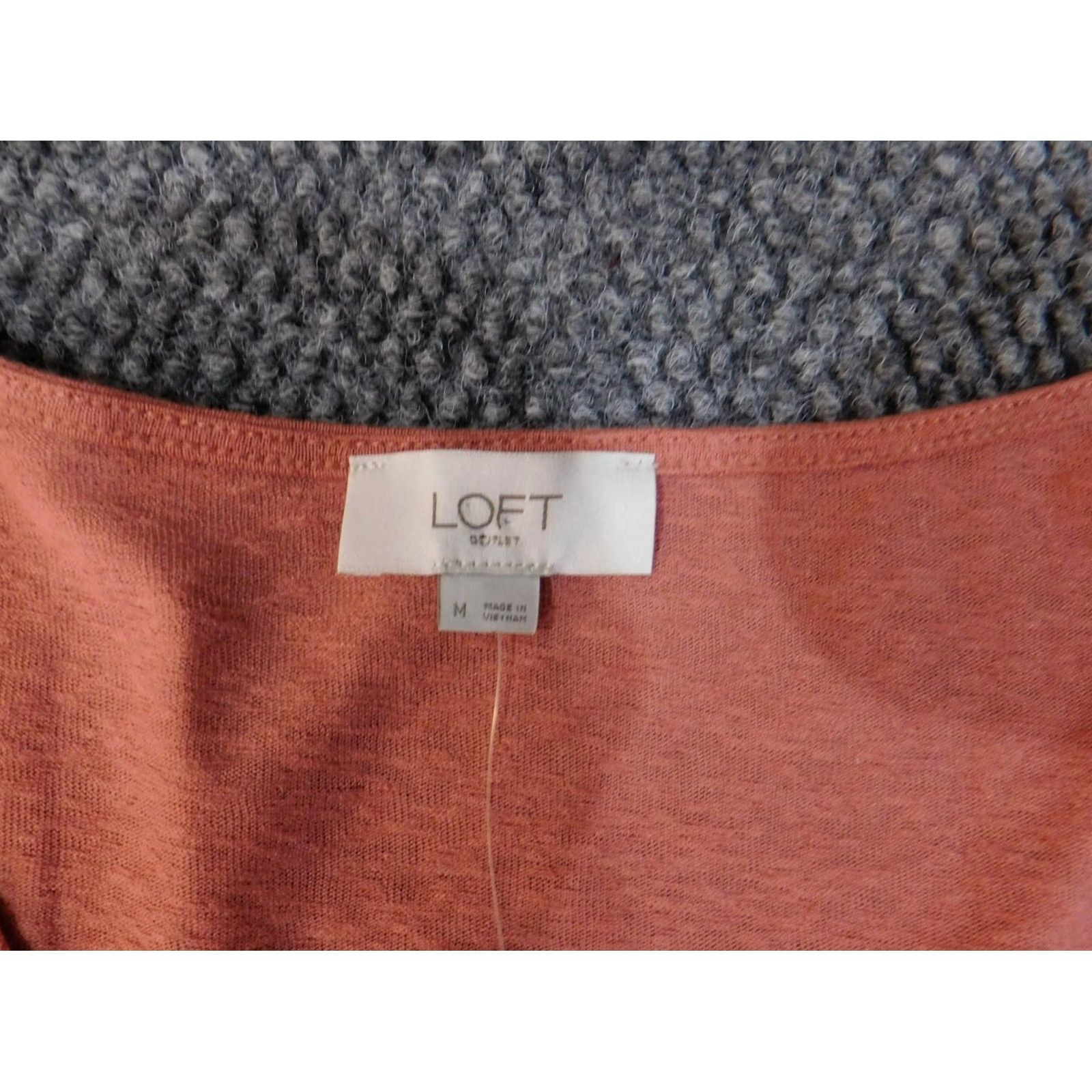 Ann Taylor Ann Taylor Loft Blouse Shirt Womens Medium Pink V-Neck Knit Pollover Pullover Ruffle Short Sleeve Casual Knitt Colorful Stretch Basic Size M / US 6-8 / IT 42-44 - 5 Thumbnail